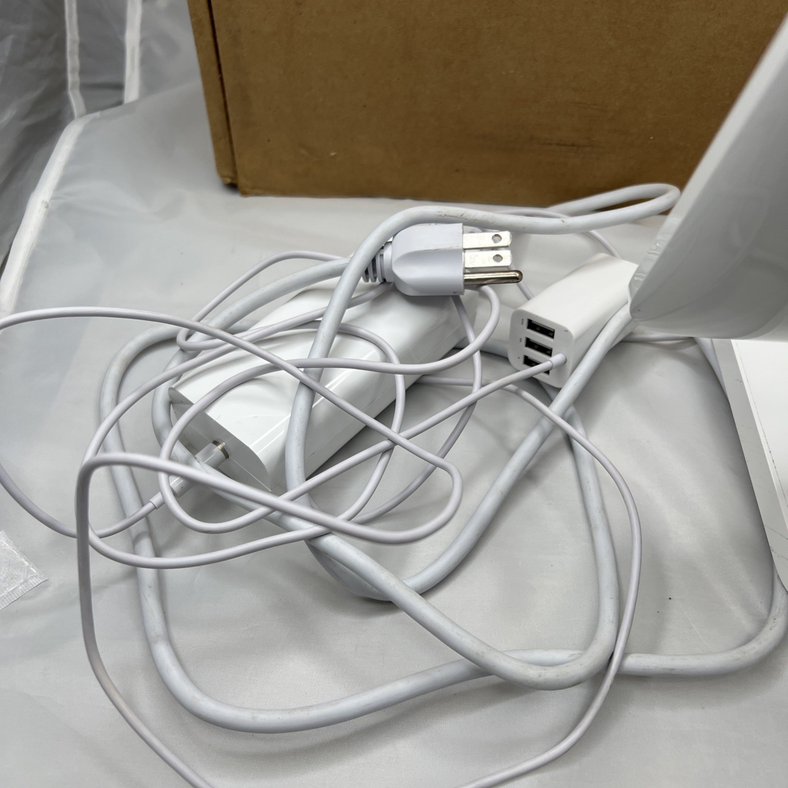 Square Stand POS Terminal Model S089 -untested – Stand With AC adapter