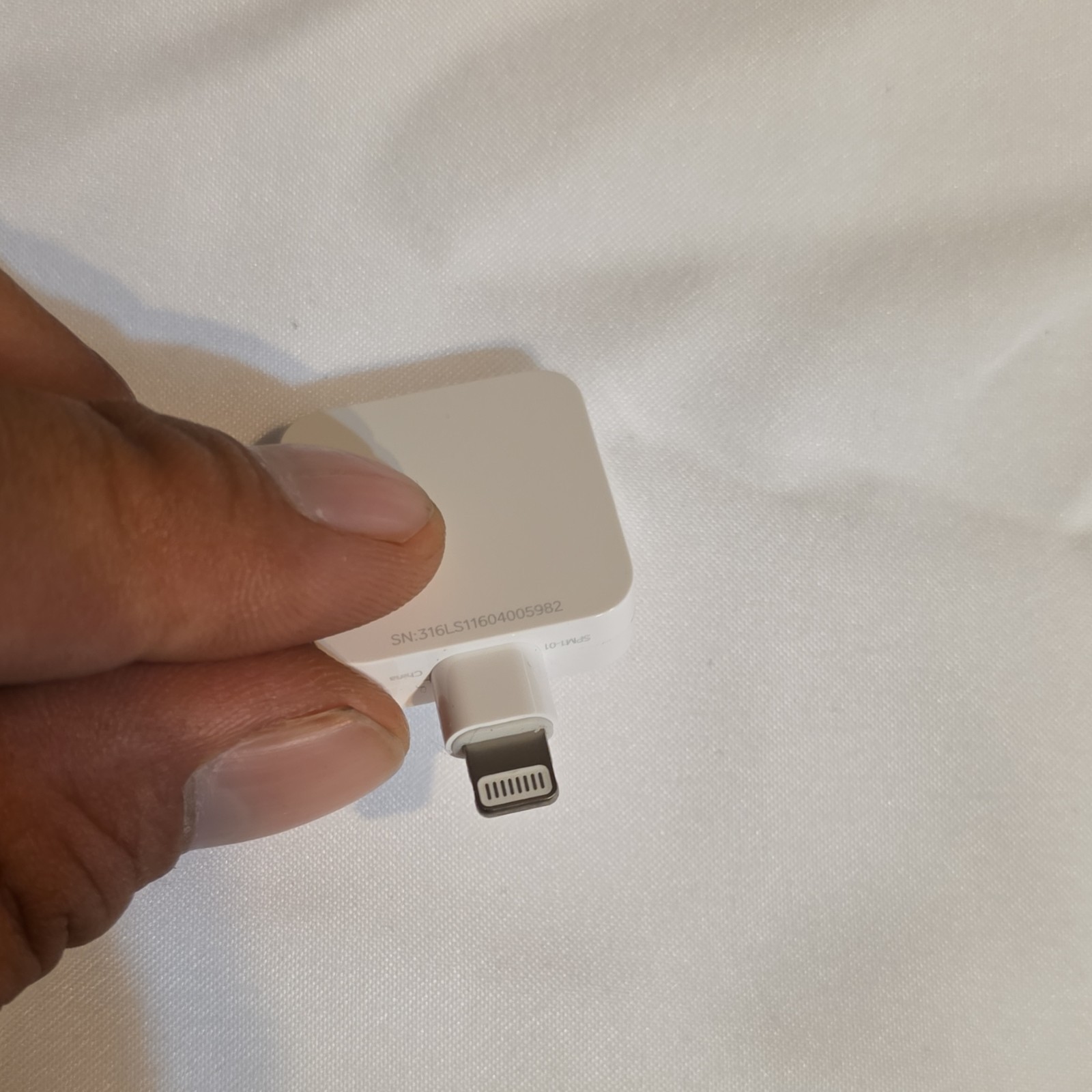 Square SVM1-01 Lightning Connector Credit Card Reader for iPhone Mobile