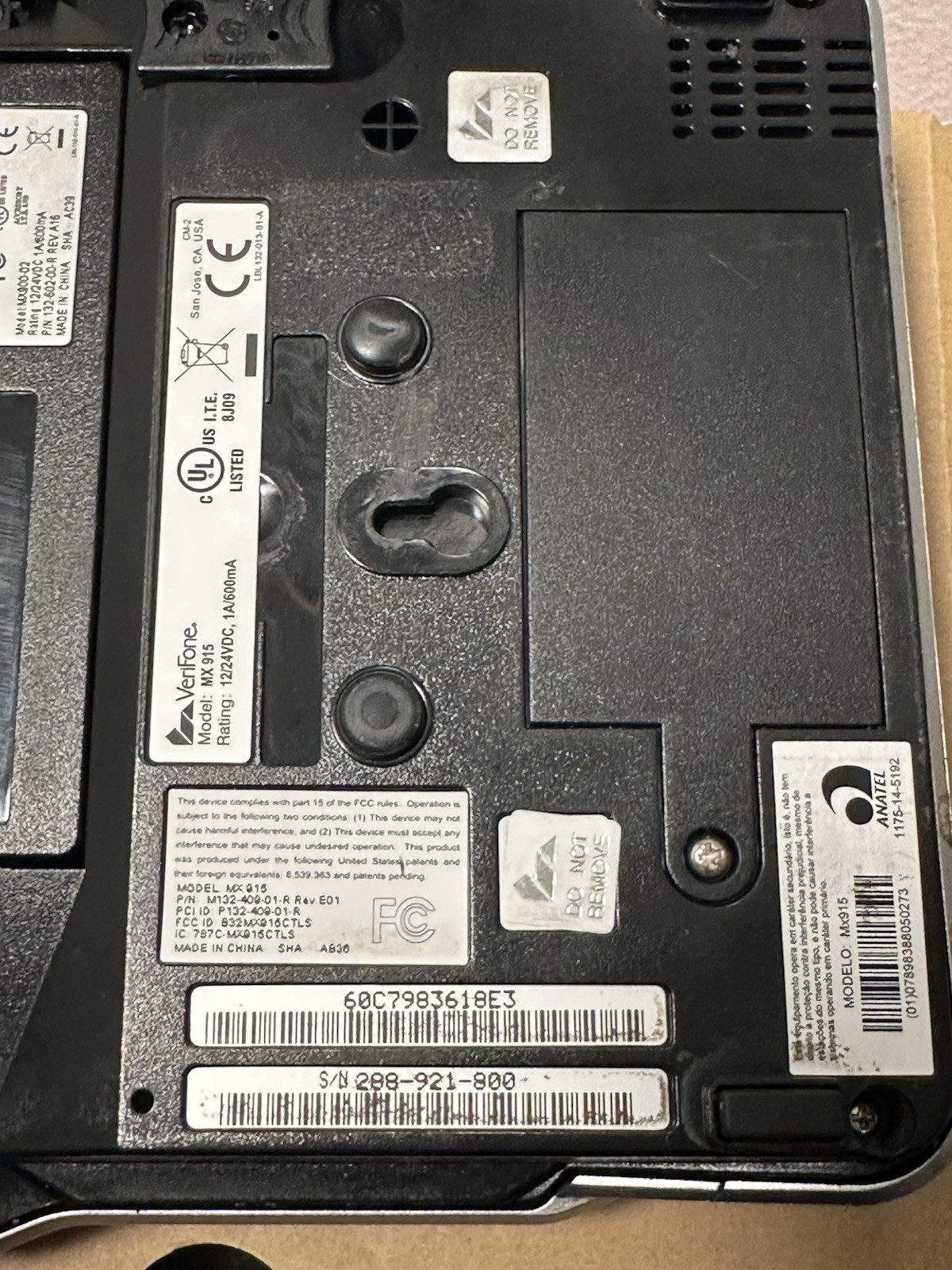 Verifone Credit Card Terminal MX915, Part Number M132-409-01, MX900-02/+Stand