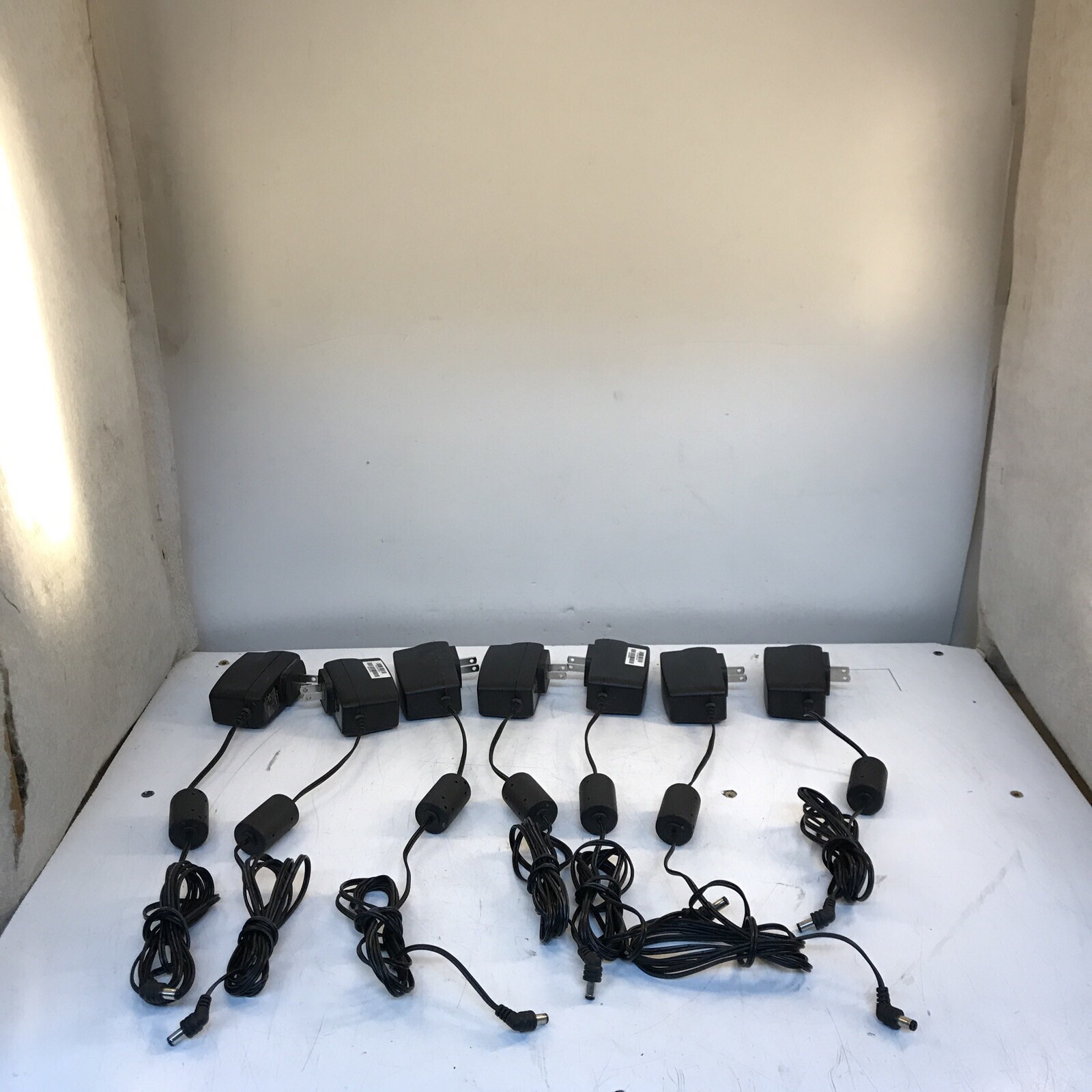 lot of 7 Ingenico IPP350 Credit Card Terminals powers on