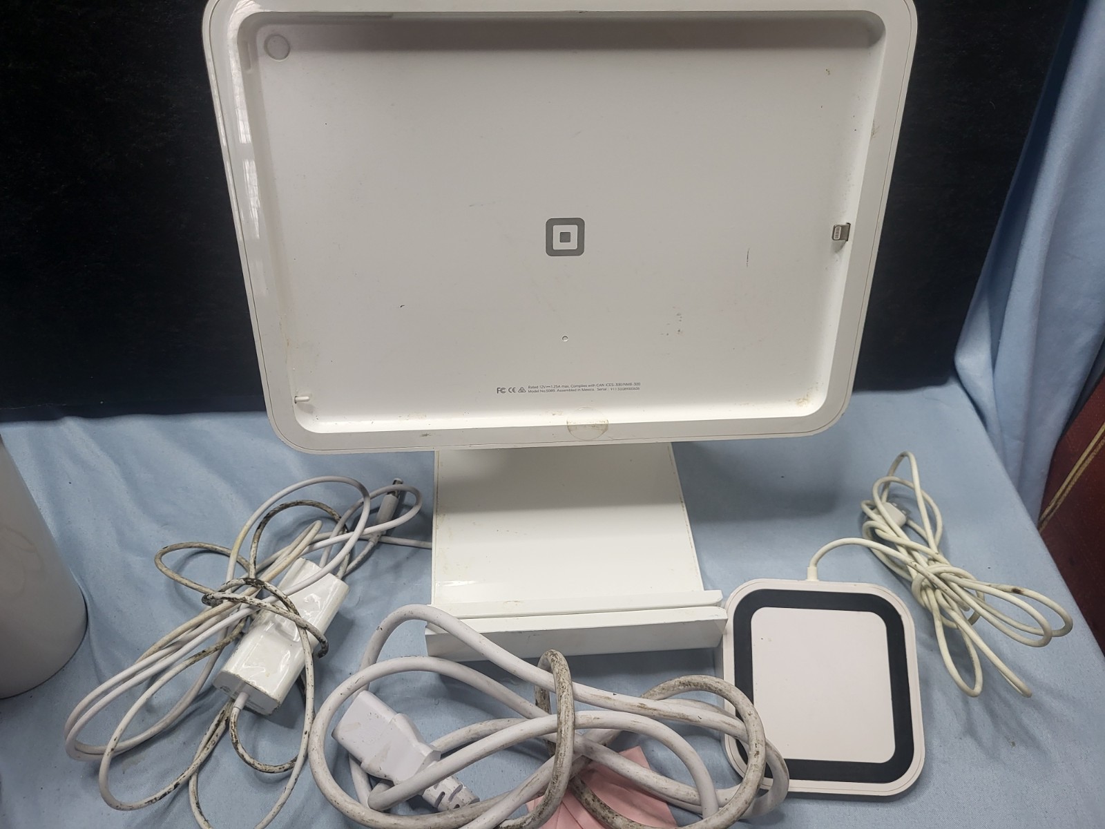 Square Stand for iPad – White (A-SKU-0453-03)
