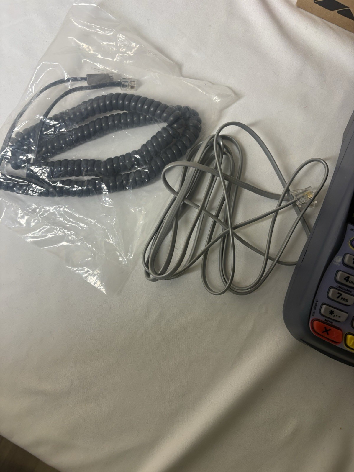 Verifone VX570 OMNI 5700 Credit Card Terminal with Pinpad and Cables Wired