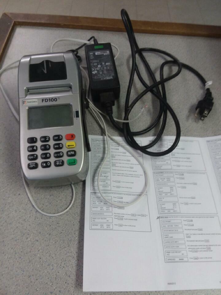 FD100 TI First Data Credit card terminal in working order