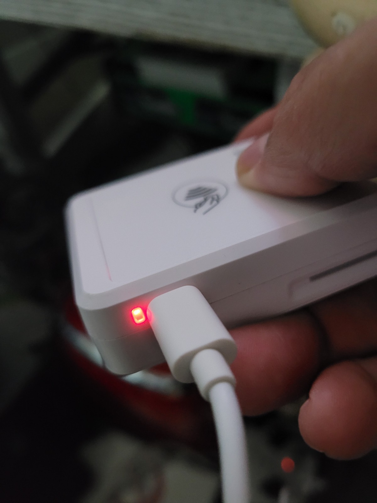 Clover Go RP457C Contactless Card Reader – White
