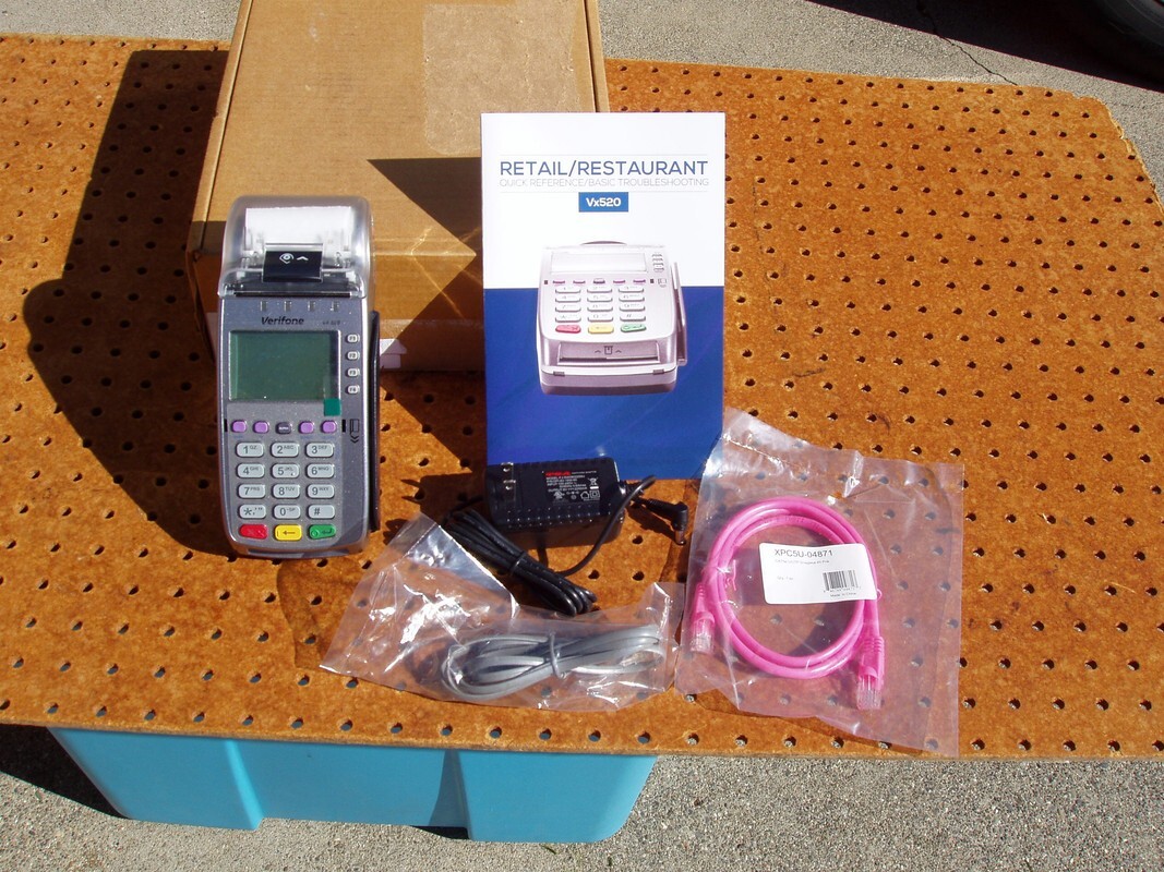 VERIFONE MODEL VX520 CREDIT CARD MACHINE RETAIL RESTAURANT EXCELLENT CONDITION