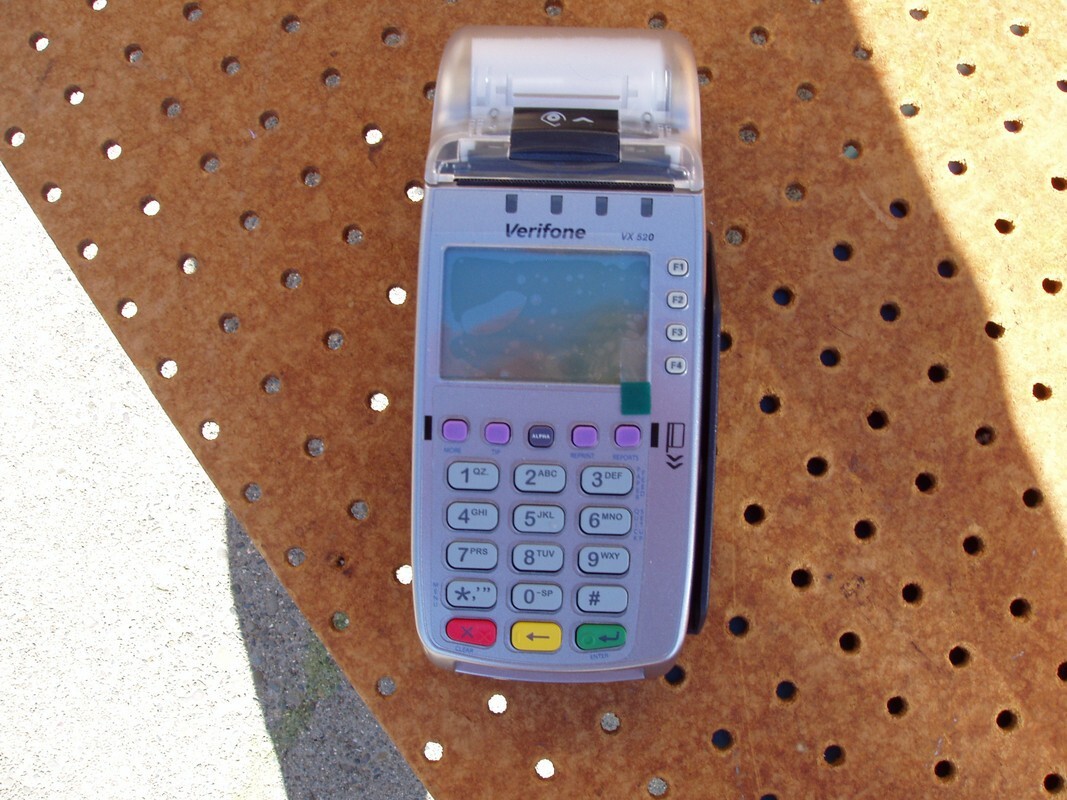 VERIFONE MODEL VX520 CREDIT CARD MACHINE RETAIL RESTAURANT EXCELLENT CONDITION