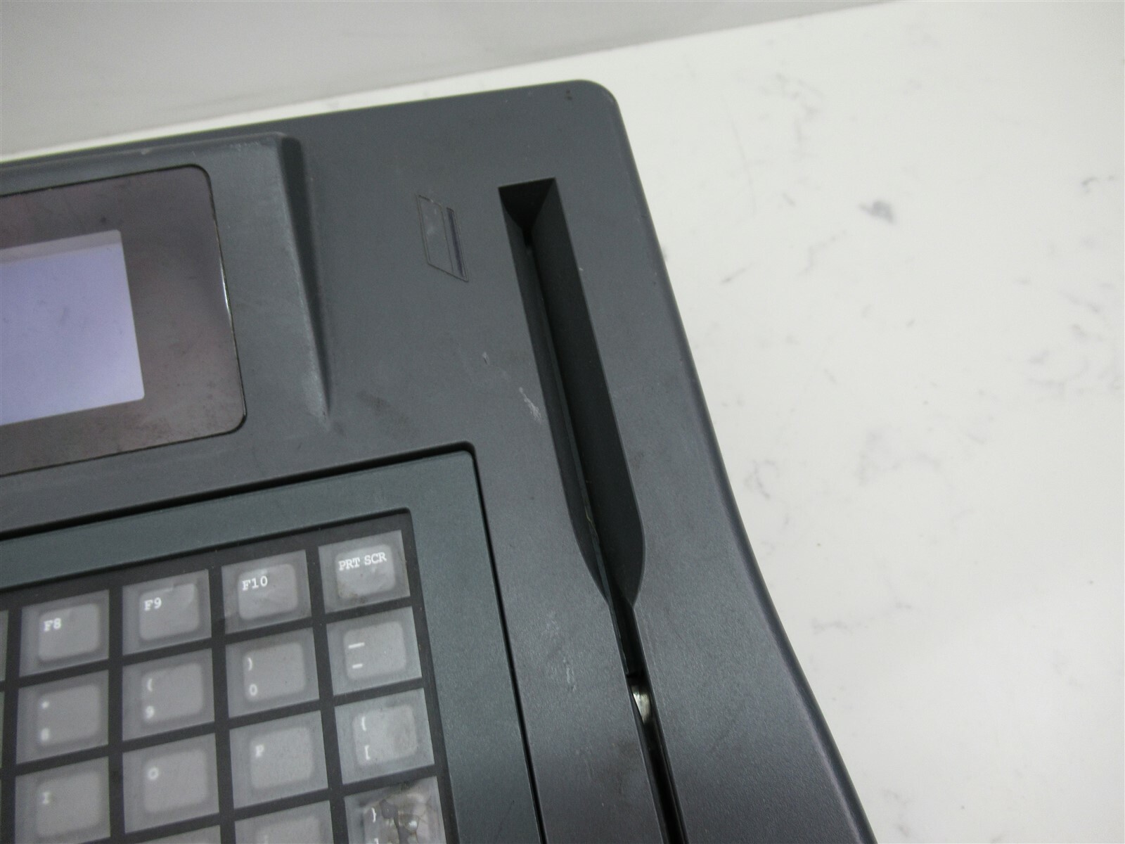 Cash Register Micros Keyboard Workstation 4 Credit Card POS Terminal 400700-001