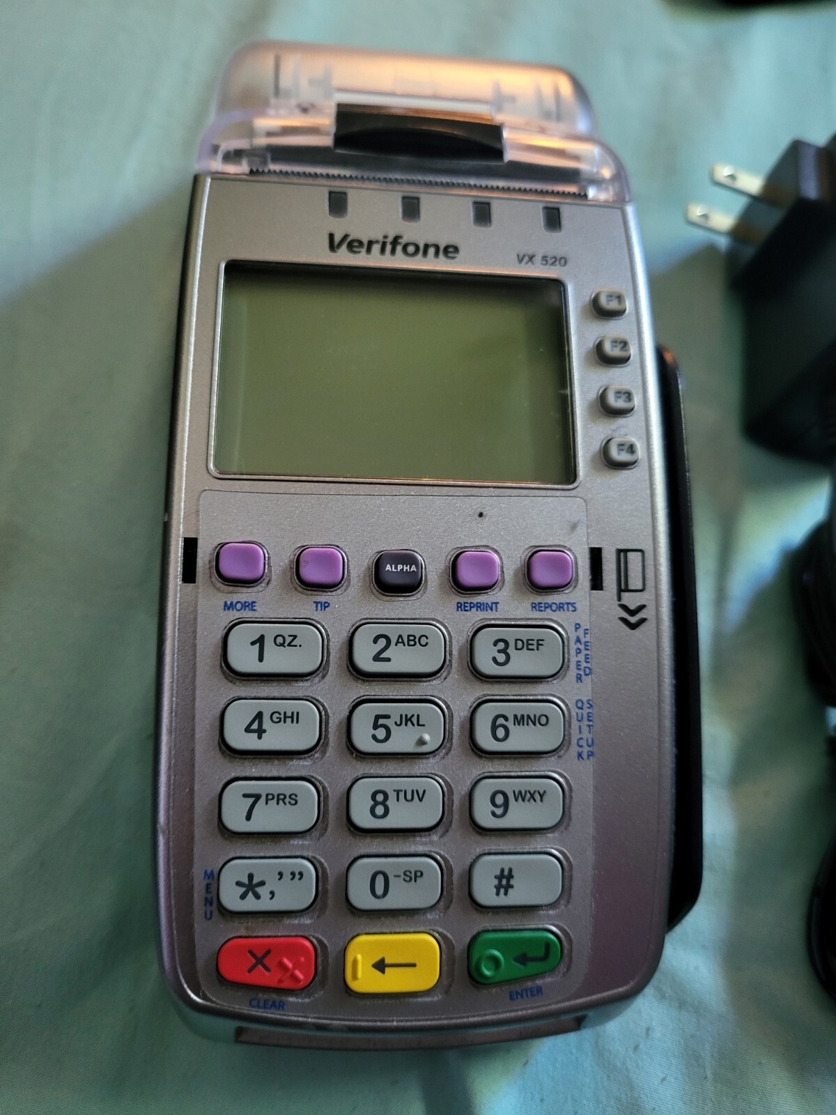 VeriFone VX520 Credit Card Terminal Machine M252-753-03-NAA-3