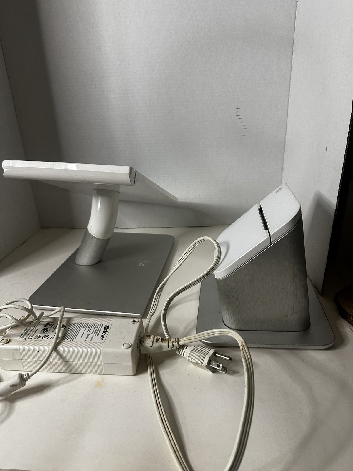 Clover Station POS 1.0 System, P100 Printer, C100 Screen & Power Adapter
