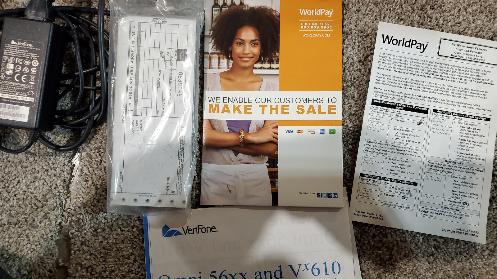 Verifone VX610 Credit Card Chip Reader w/ Power Supply, Battery, & Paper