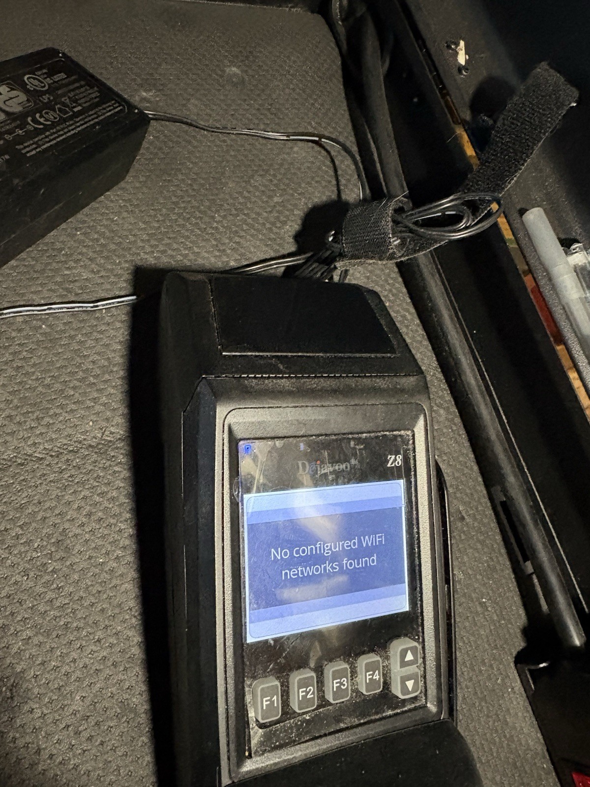 Dejavoo Z8 Credit Card Terminal With VEGA3000 Base – Powers On – Unprogrammed
