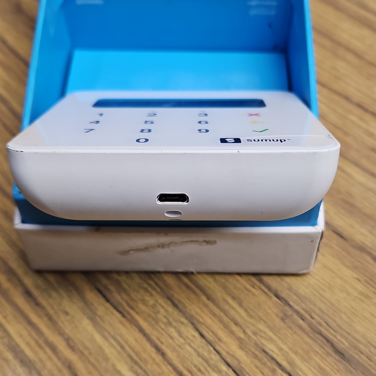 SumUp Air Bluetooth Credit Card Terminal Reader w/ Keypad PIN Pad AIR1E203