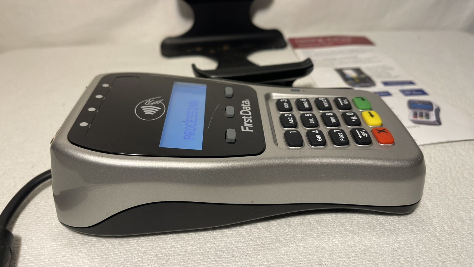 First Data FD-35 Credit Card Reader EMV NFC Pin Pad DRE3-4 W/Base *Fast Shipping