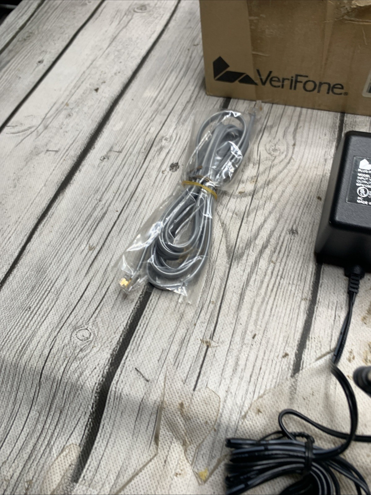 Verifone Tranz 330 Credit Card Reader Terminal with AC Adapter Power Turns On