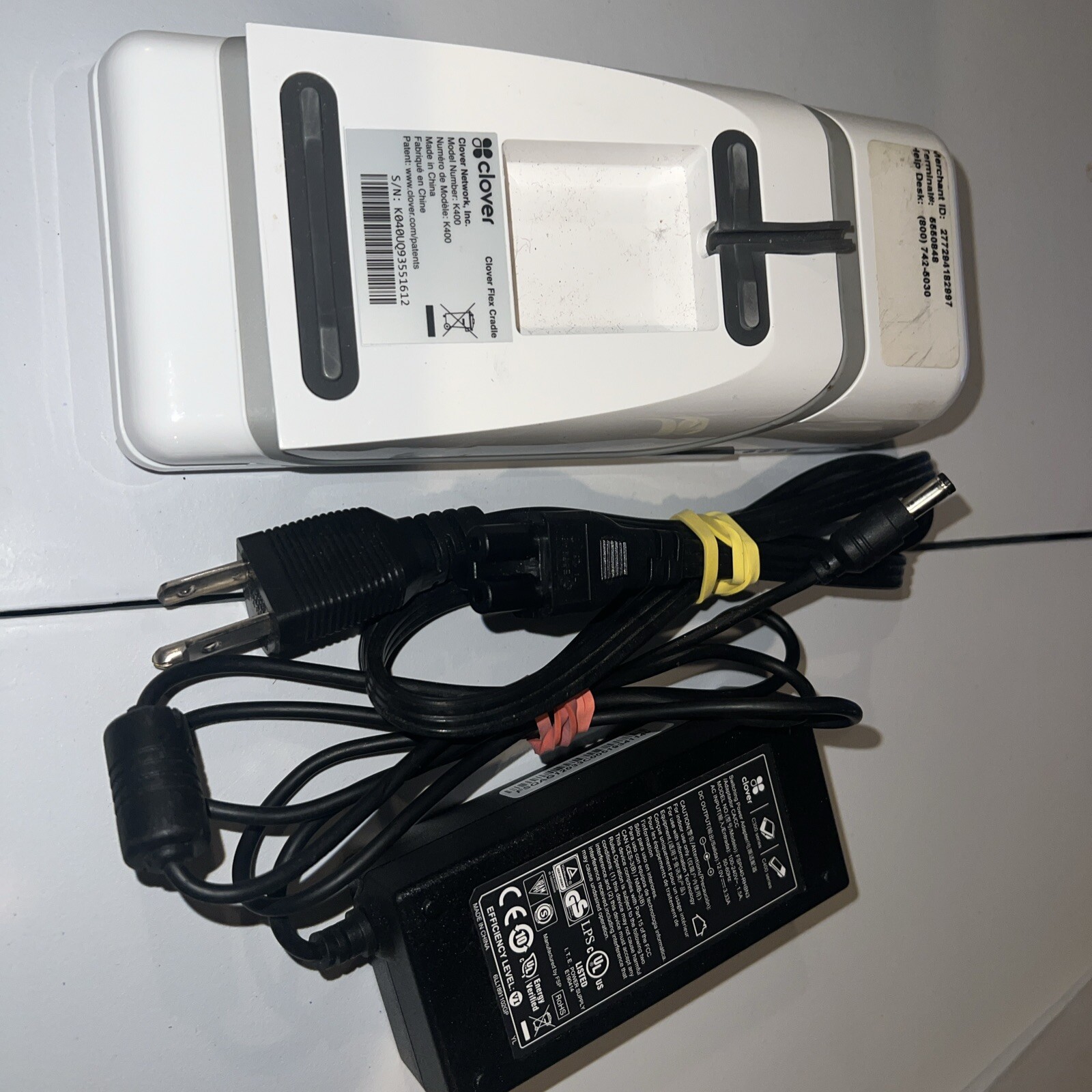 2H CLOVER FLEX C401U CREDIT CARD W/ K400 Locked. Powers on and Works