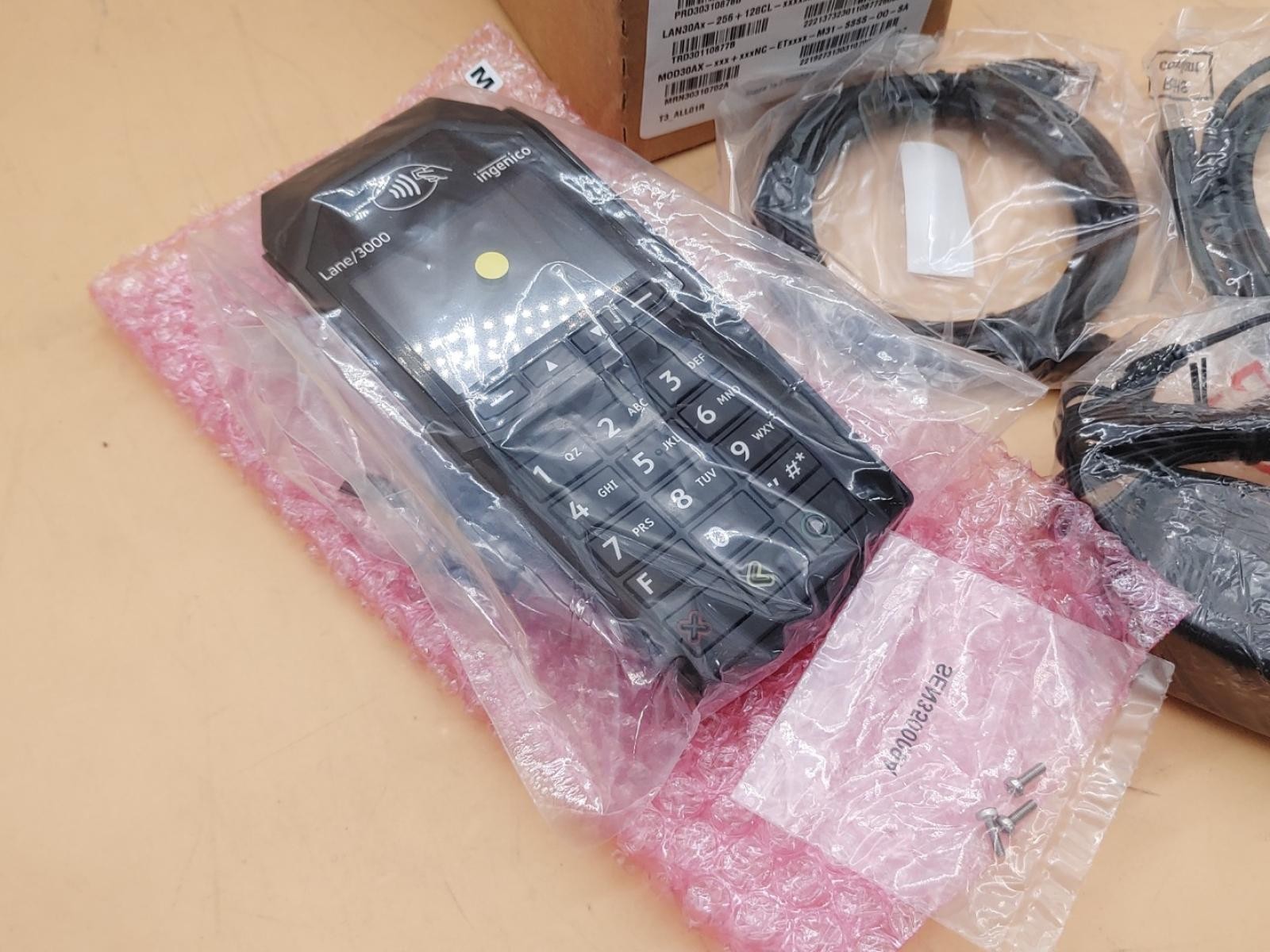 Ingenico LANE 3000 Credit Card Terminal Reader (MRN30310702A) *NEW OPEN BOX*