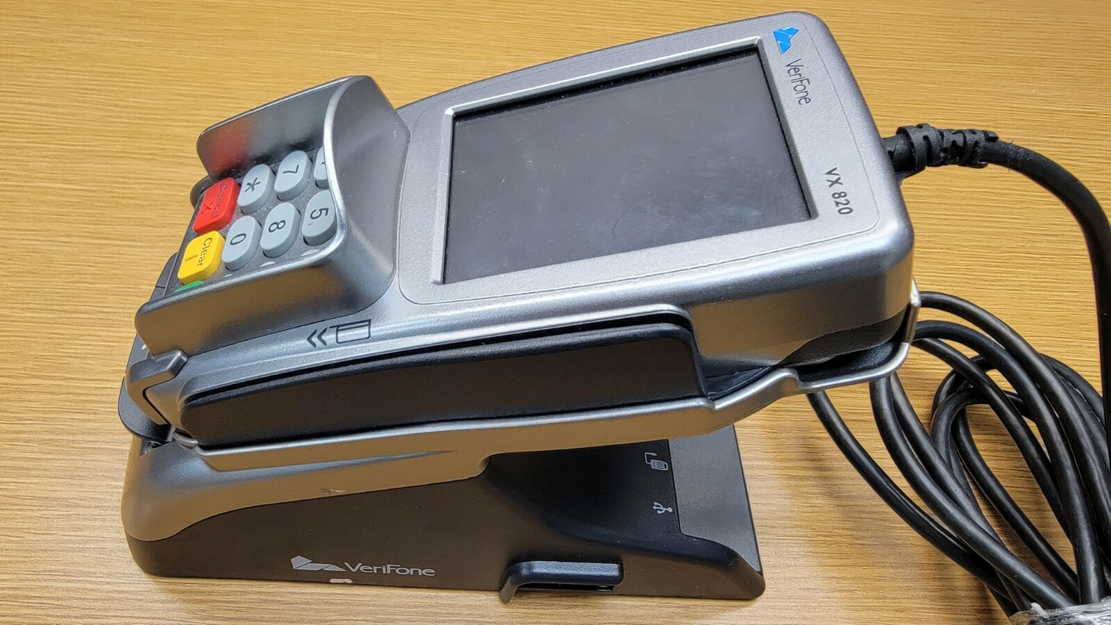 VeriFone VX820 CTLS, VX820 Duet Dock & ENS low contour stand Bundle