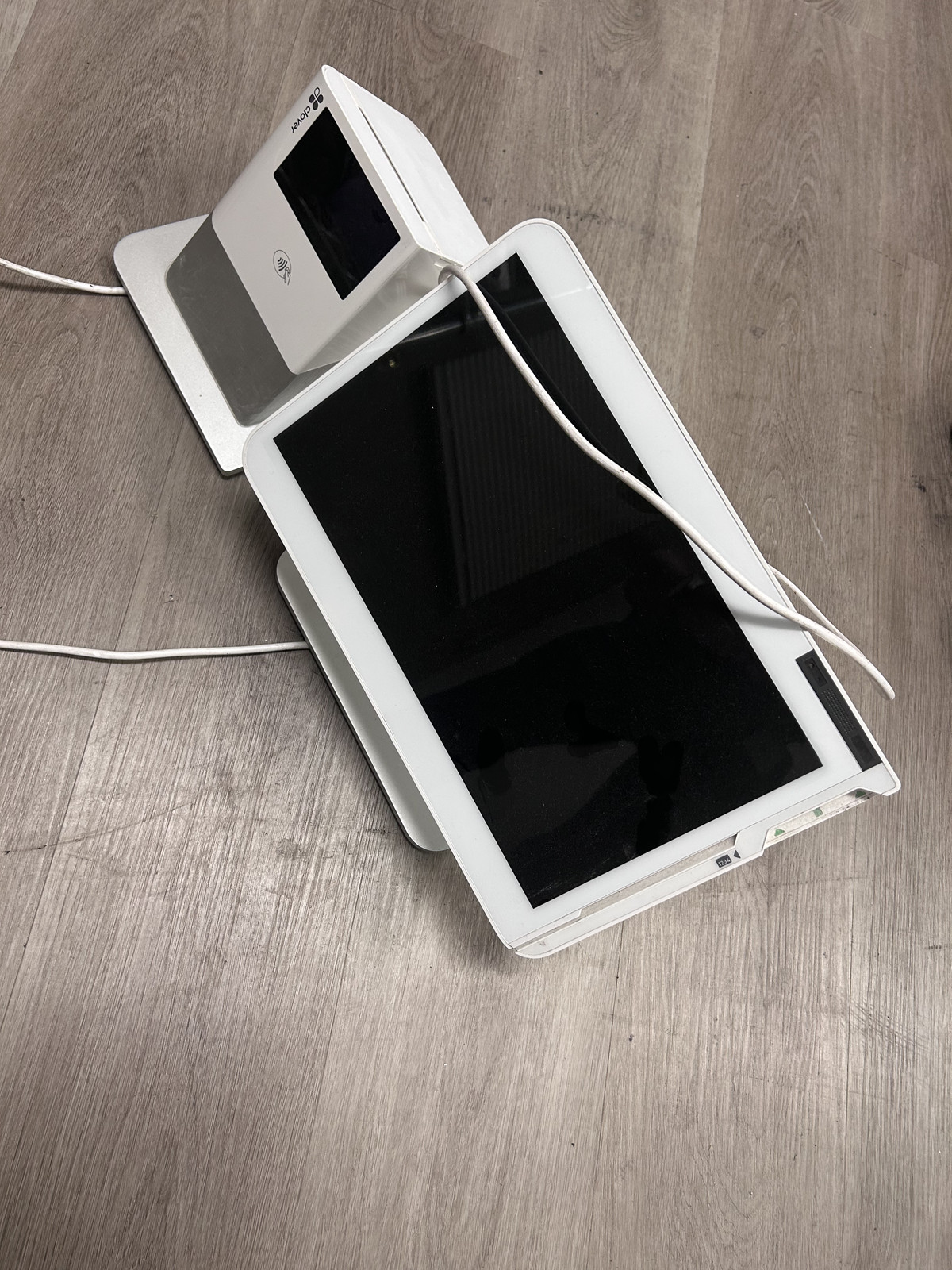 Clover POS Terminal Duo – POS and card reader/receipt printer included
