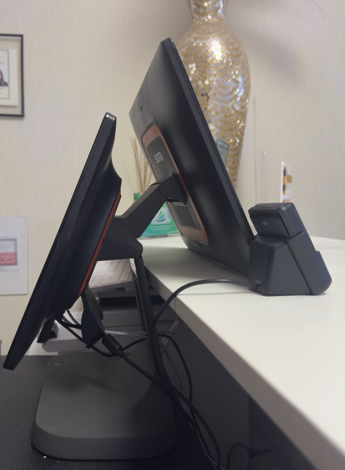 Vagaro Pay Desk Dual Screen POS Terminal + Wireless Bluetooth Card Reader