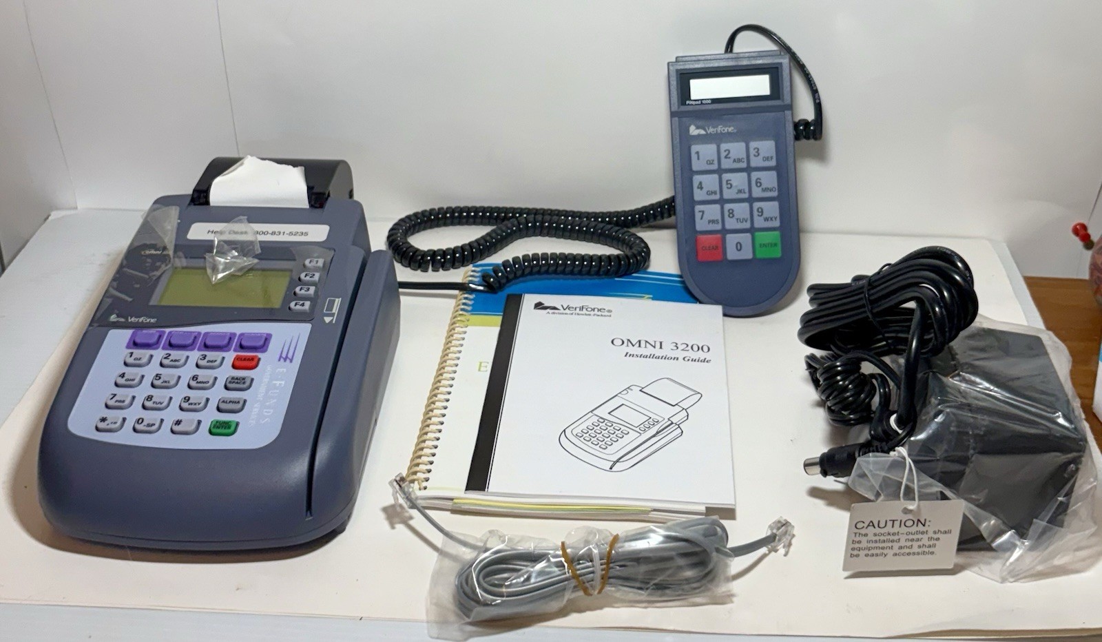 VERIFONE OMNI 3200 BRAND NEW IN ORIGINAL OPENED BOX