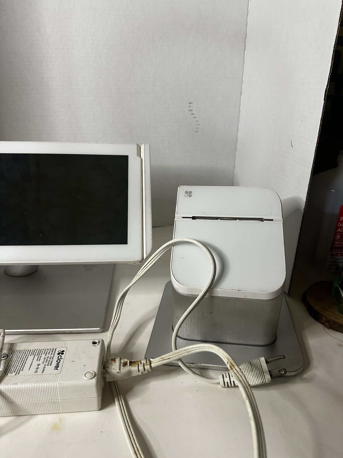 Clover Station POS 1.0 System, P100 Printer, C100 Screen & Power Adapter