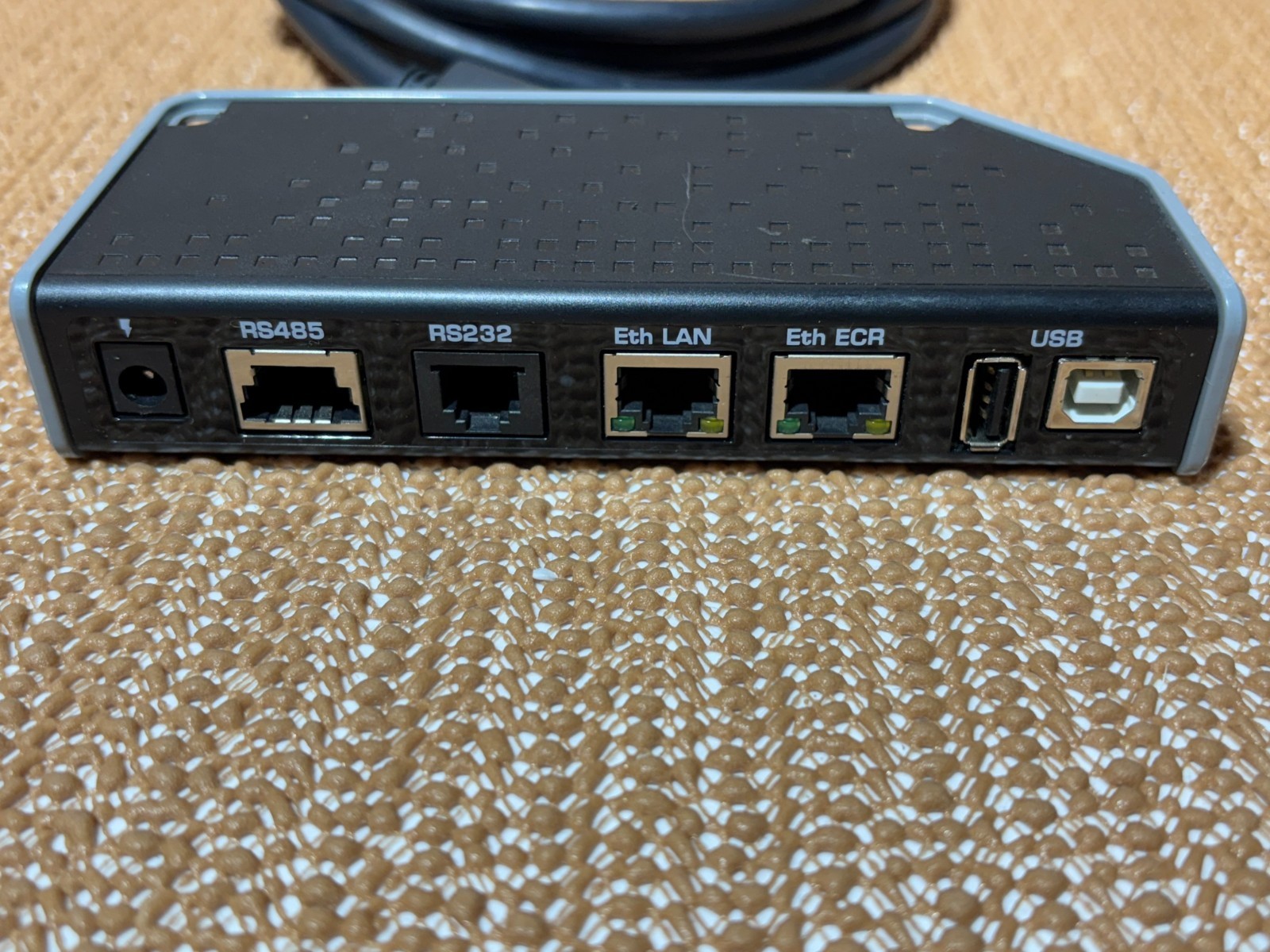 OEM Ingenico Com Box 296149398AC w/HDMI to Display Port AC Adapter included