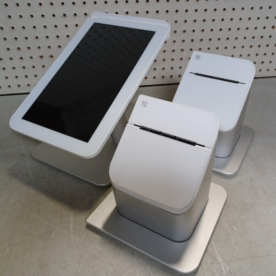 CLOVER C100 13″ Touch Screen POS System and 2x P100 Receipt Printers – UNTESTED