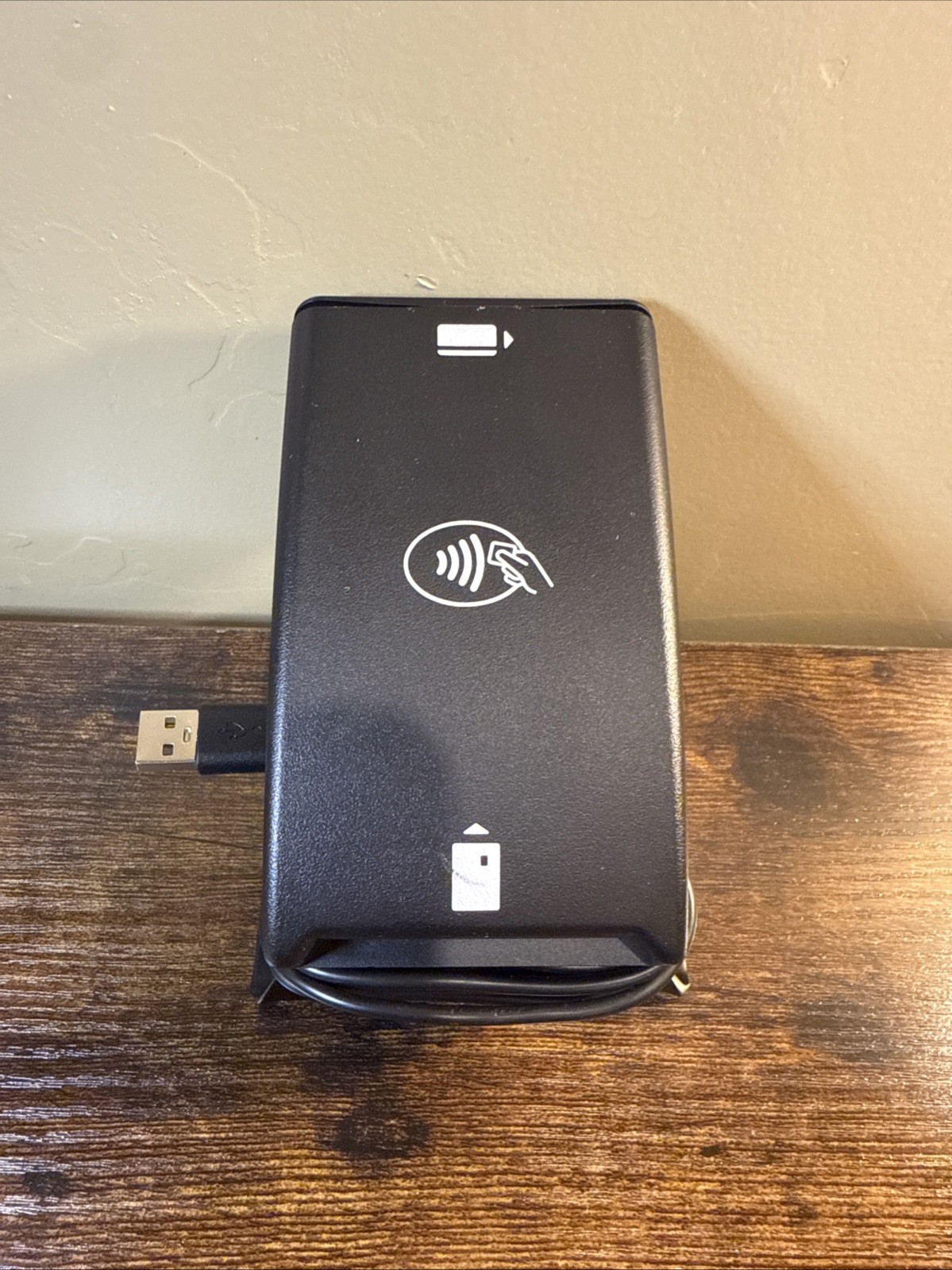 Vault Brand USB Powered Bluetooth 3-in-1 Card Reader Model ID 80149008-001