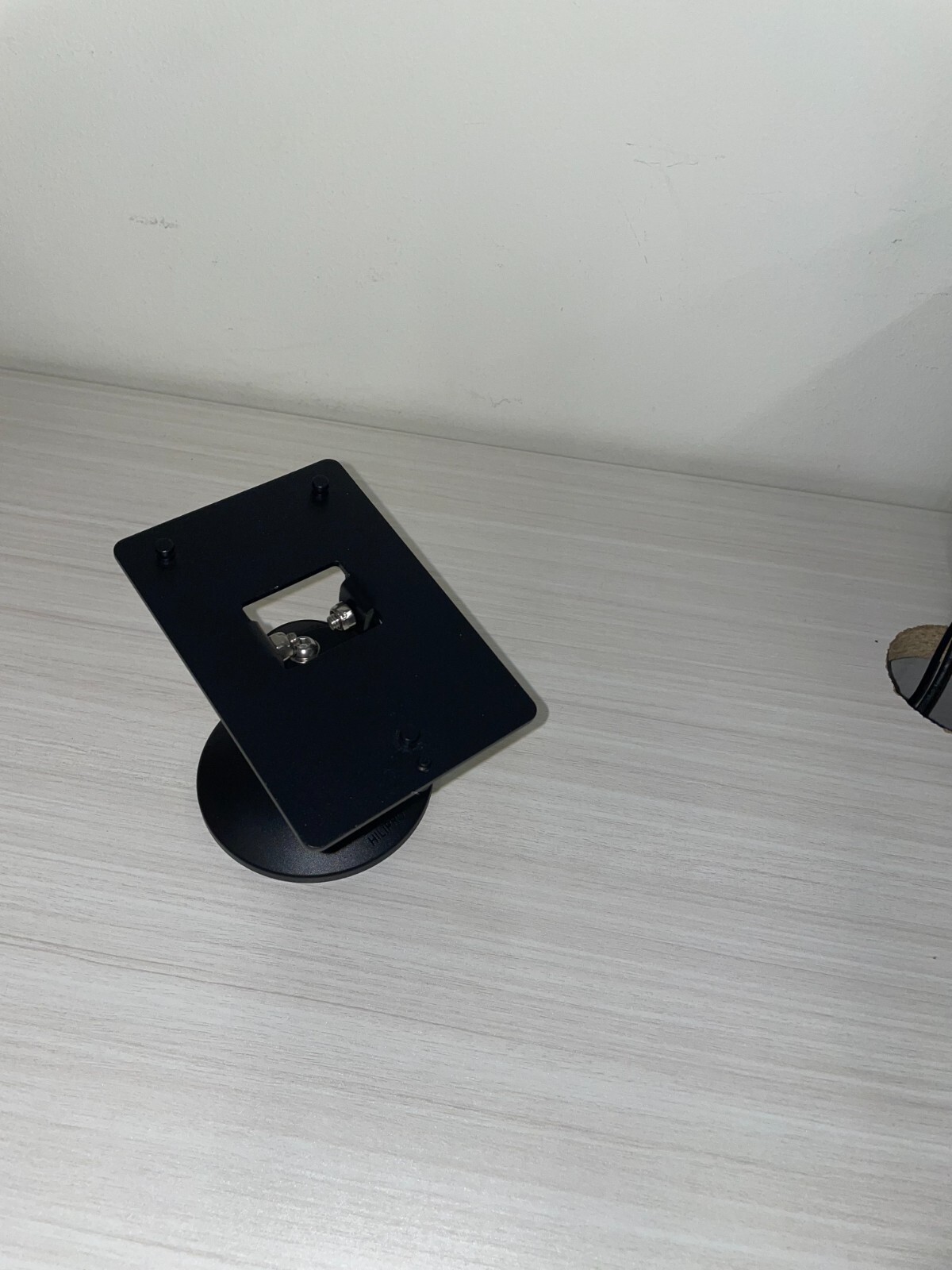 Pax Q30 Stand – Tilts/Swivels – Countertop