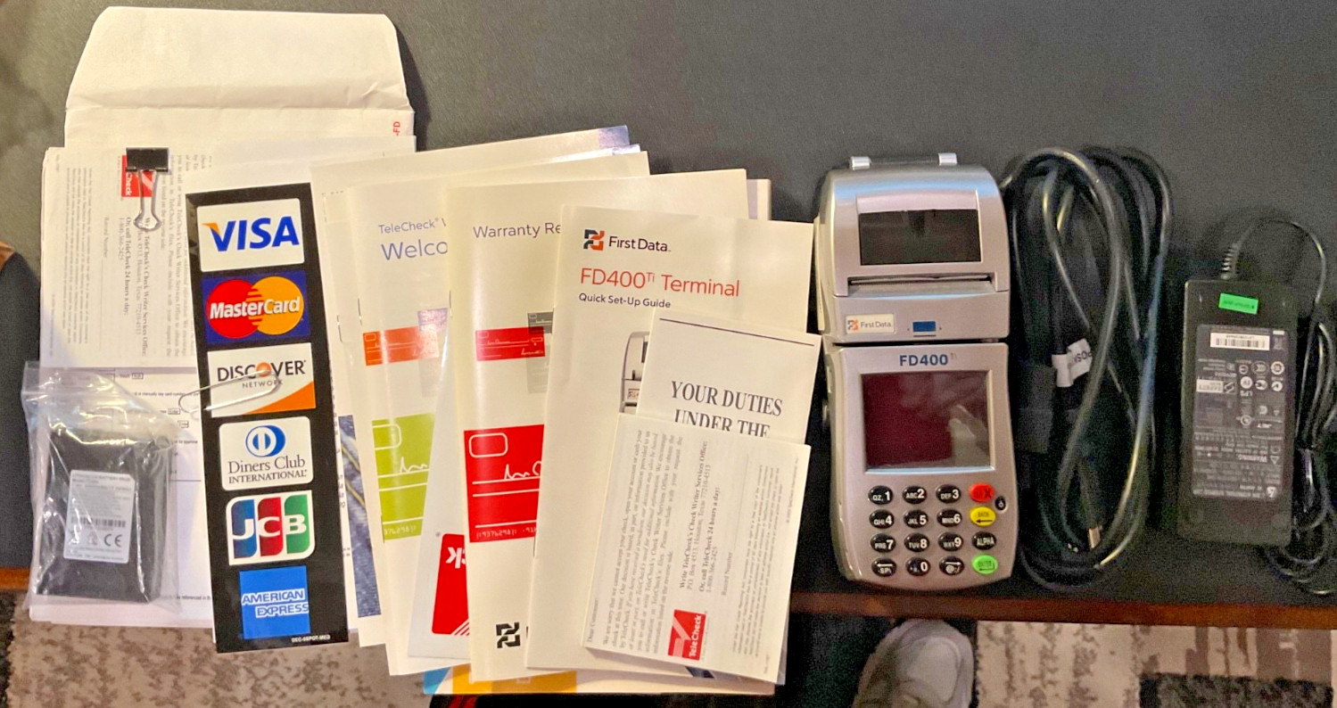 First Data FD400 TI Credit Card Terminal w/ Power Supply and paper.
