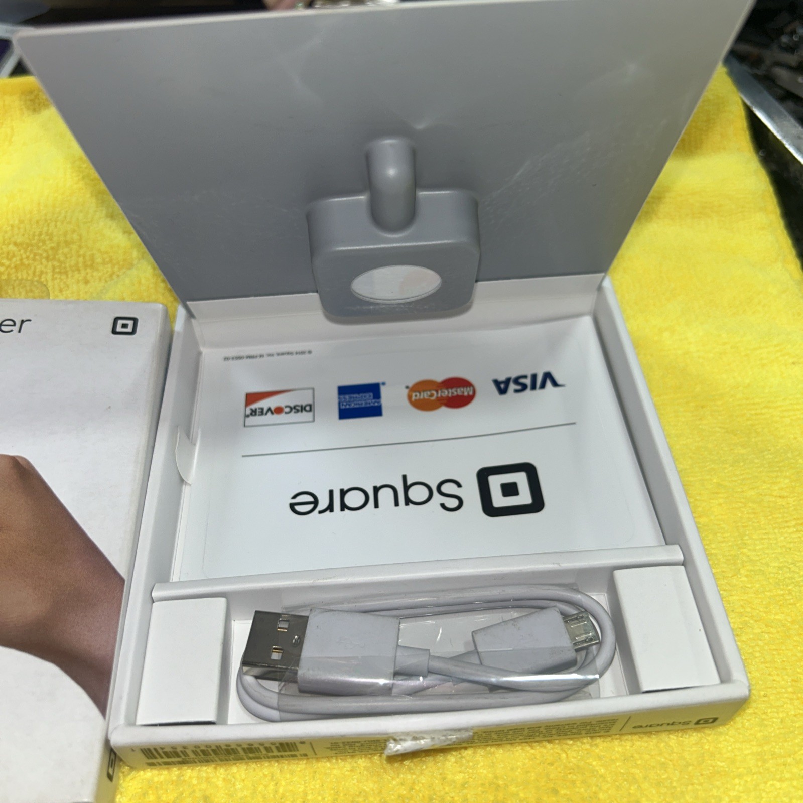 Square Reader for Magstripe 3.5 Jack !! Model SKU-0033