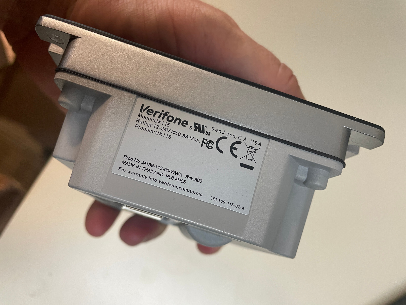 Verifone model UX115 M159-115-00-WWA