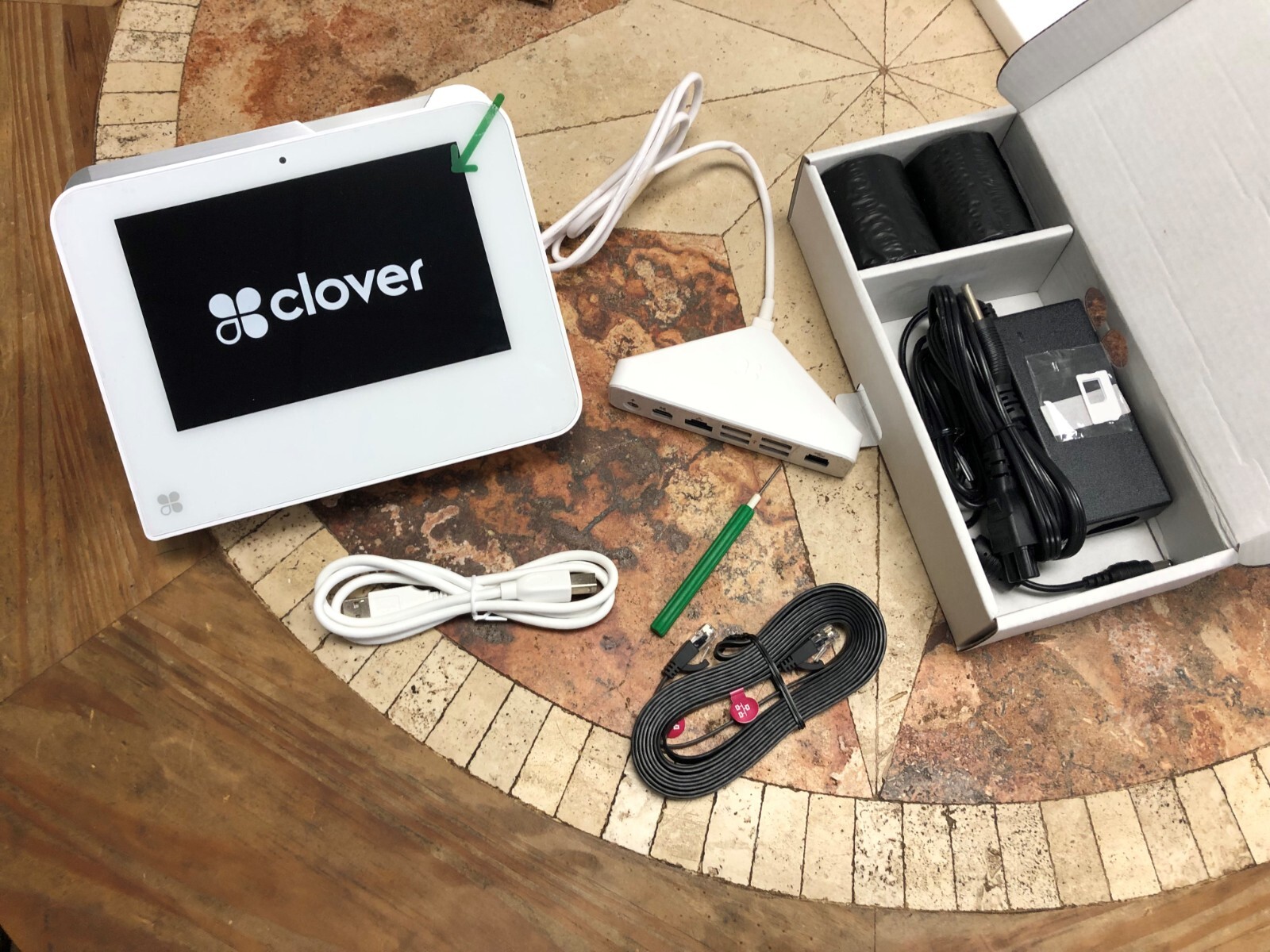 Clover Mini Wifi C300 Card Reader /POS Point of Sale System w/Power Supply