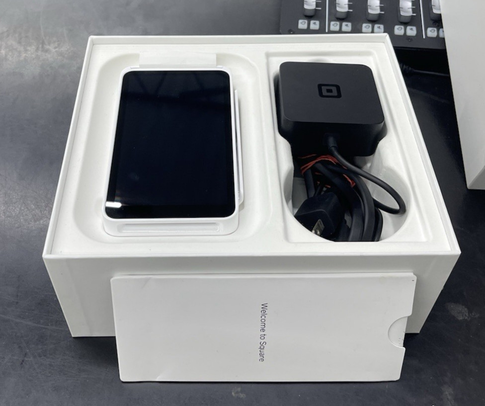 Square Terminal – Credit Card Reader Machine Mobile POS USED!
