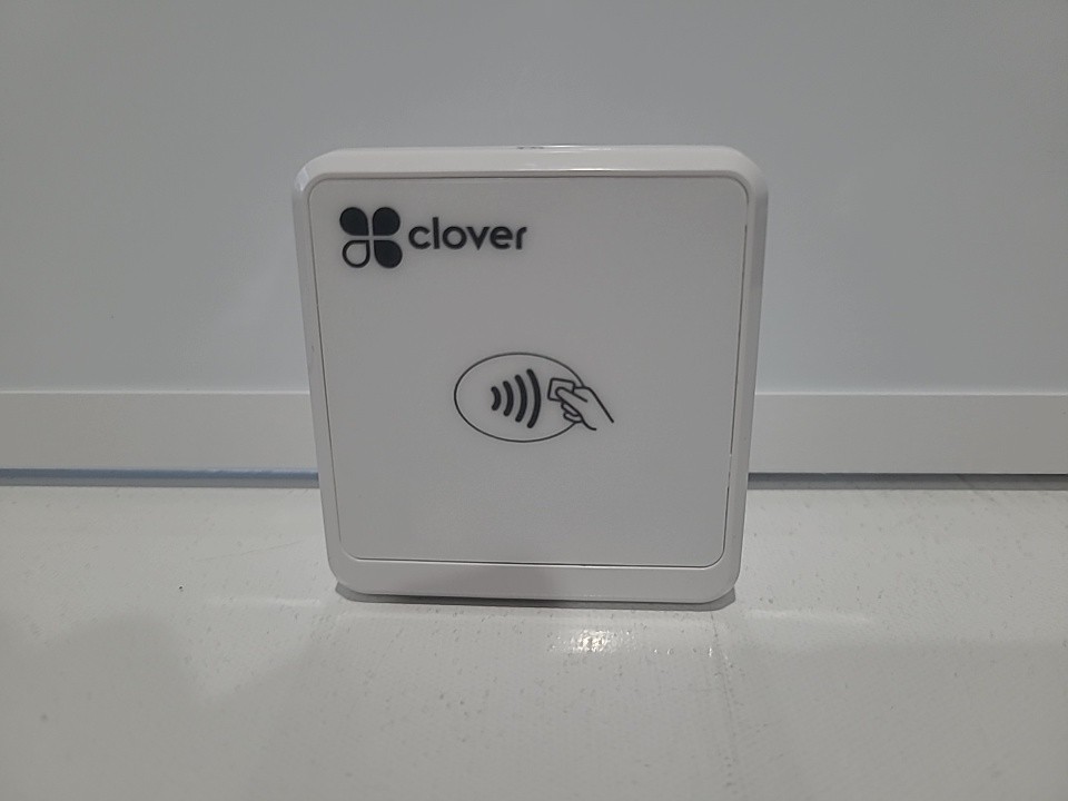 Clover Go RP457C Contactless Card Reader – White