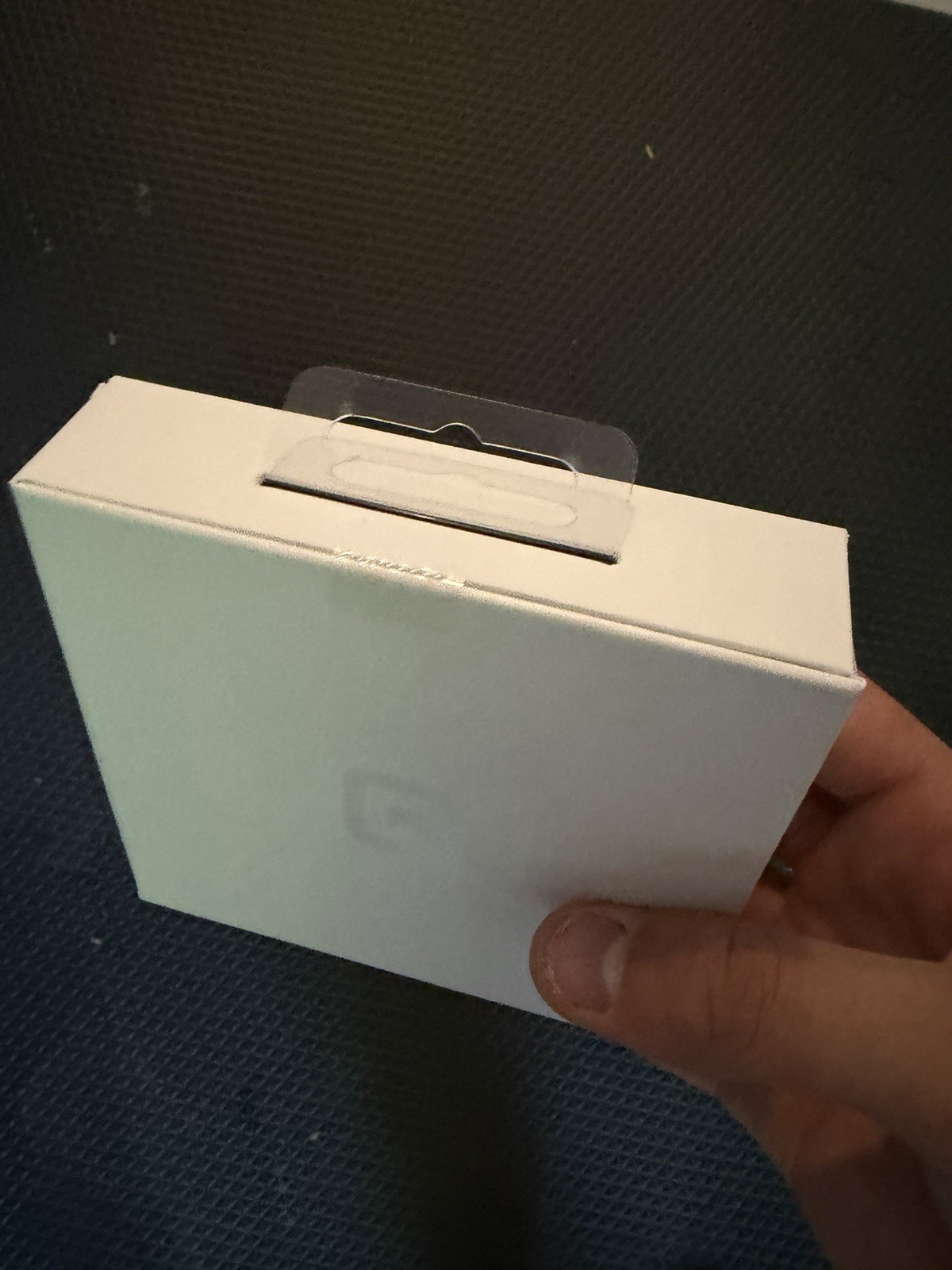 Square Reader for Contactless + Chip Bluetooth Credit Card — iOS, Android