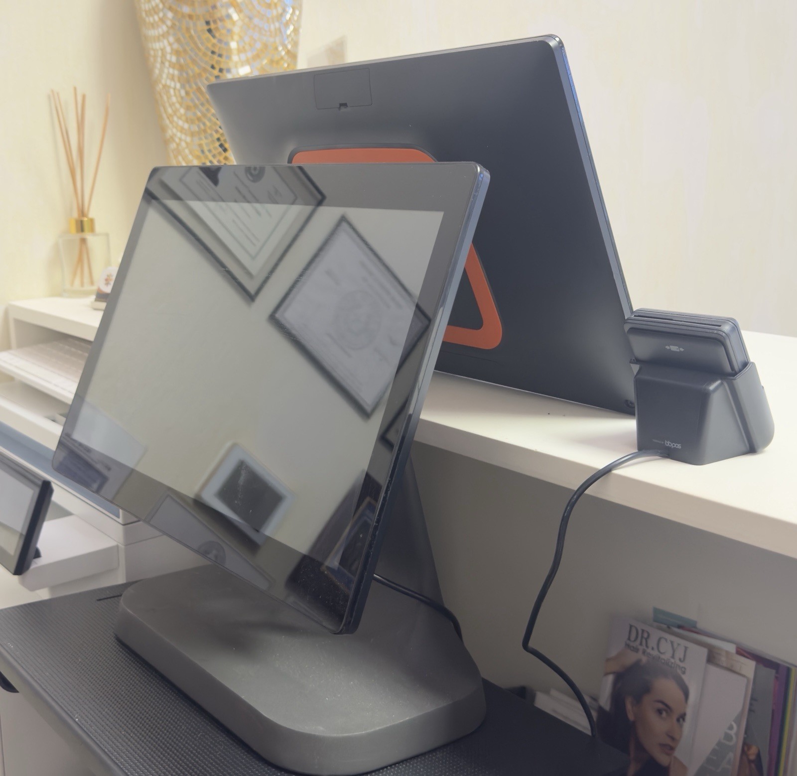 Vagaro Pay Desk Dual Screen POS Terminal + Wireless Bluetooth Card Reader