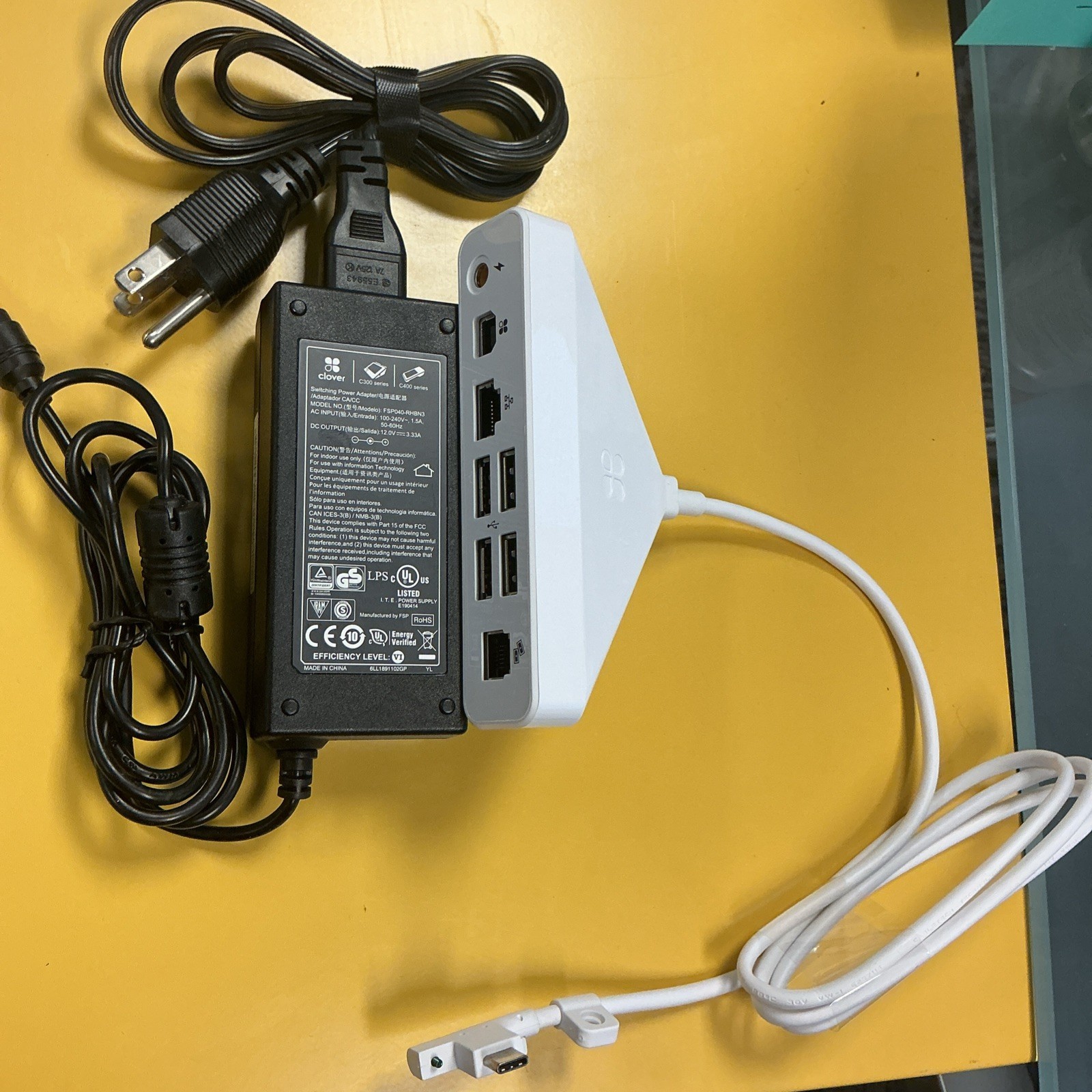 Clover Mini Triangle Hub Docking Station H032UQ11730377