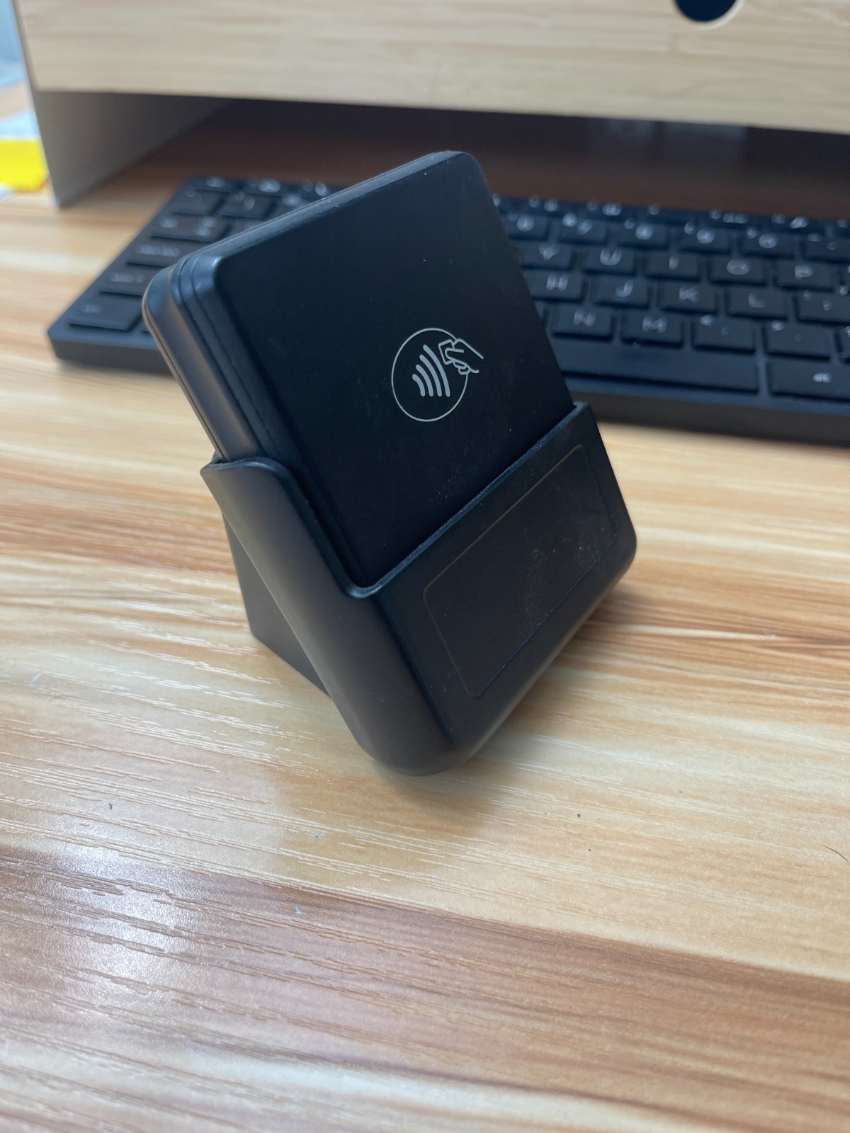 BBPOS CHB2A Chipper 2X BT Bluetooth NFC Card Reader 2AB7X-CHB2XBT