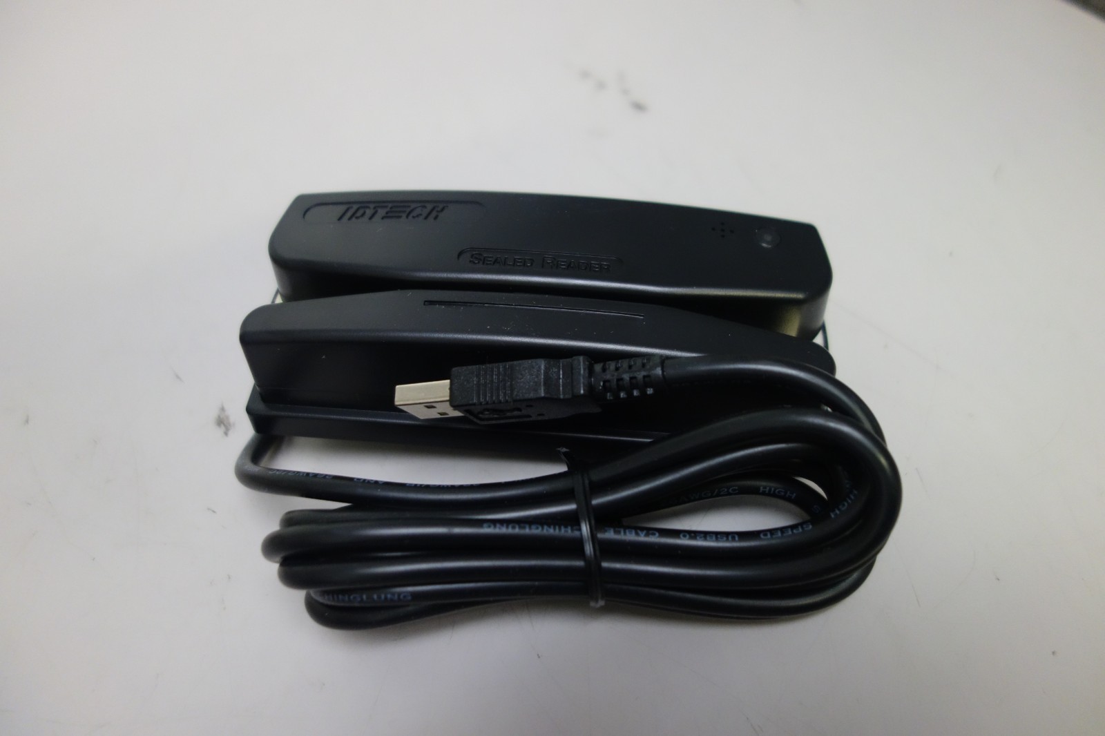 ID TECH WCR3237-600U Magnetic Stripe Barcode Badge Card Reader