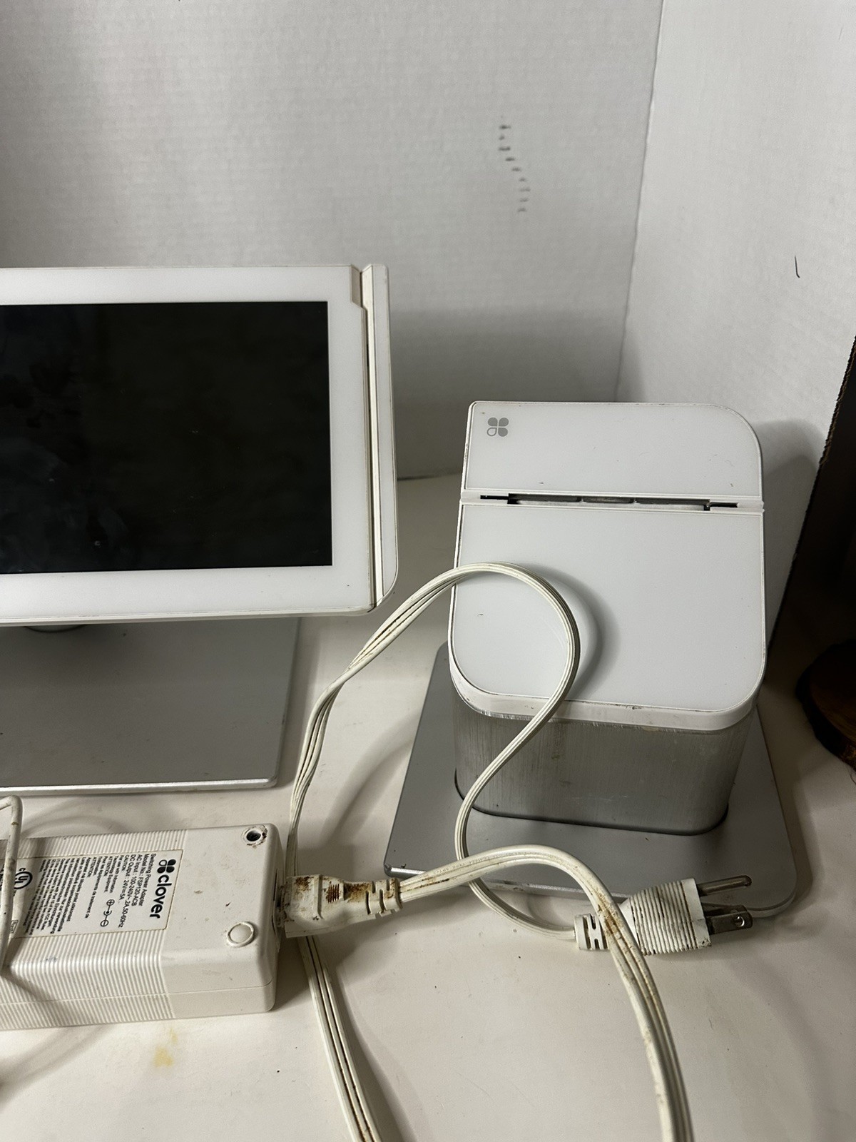 Clover Station POS 1.0 System, P100 Printer, C100 Screen & Power Adapter