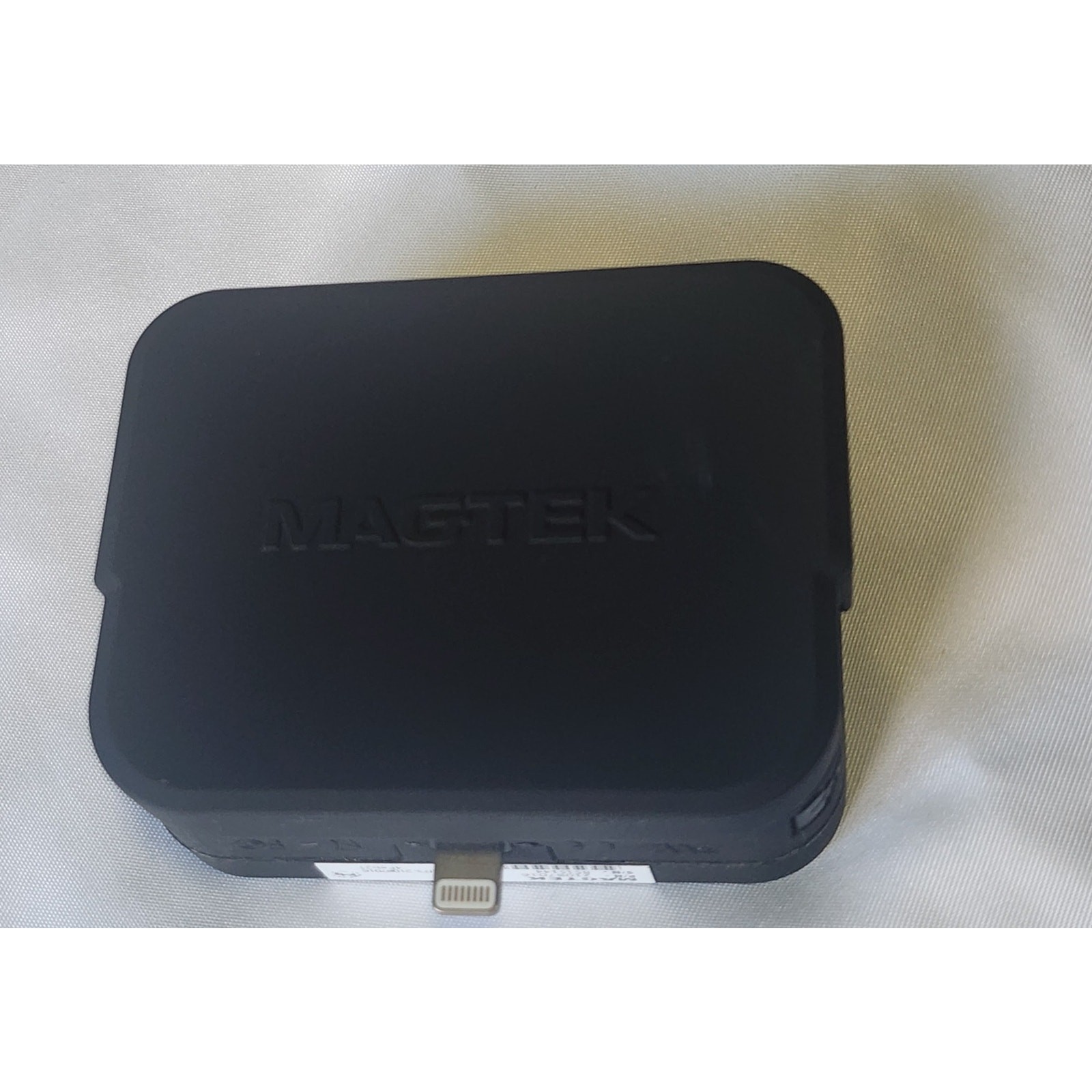 Magtek iDynamo 6 for IOS – Magnetic Card NFC Reader Mobile Payment iPhone iPad