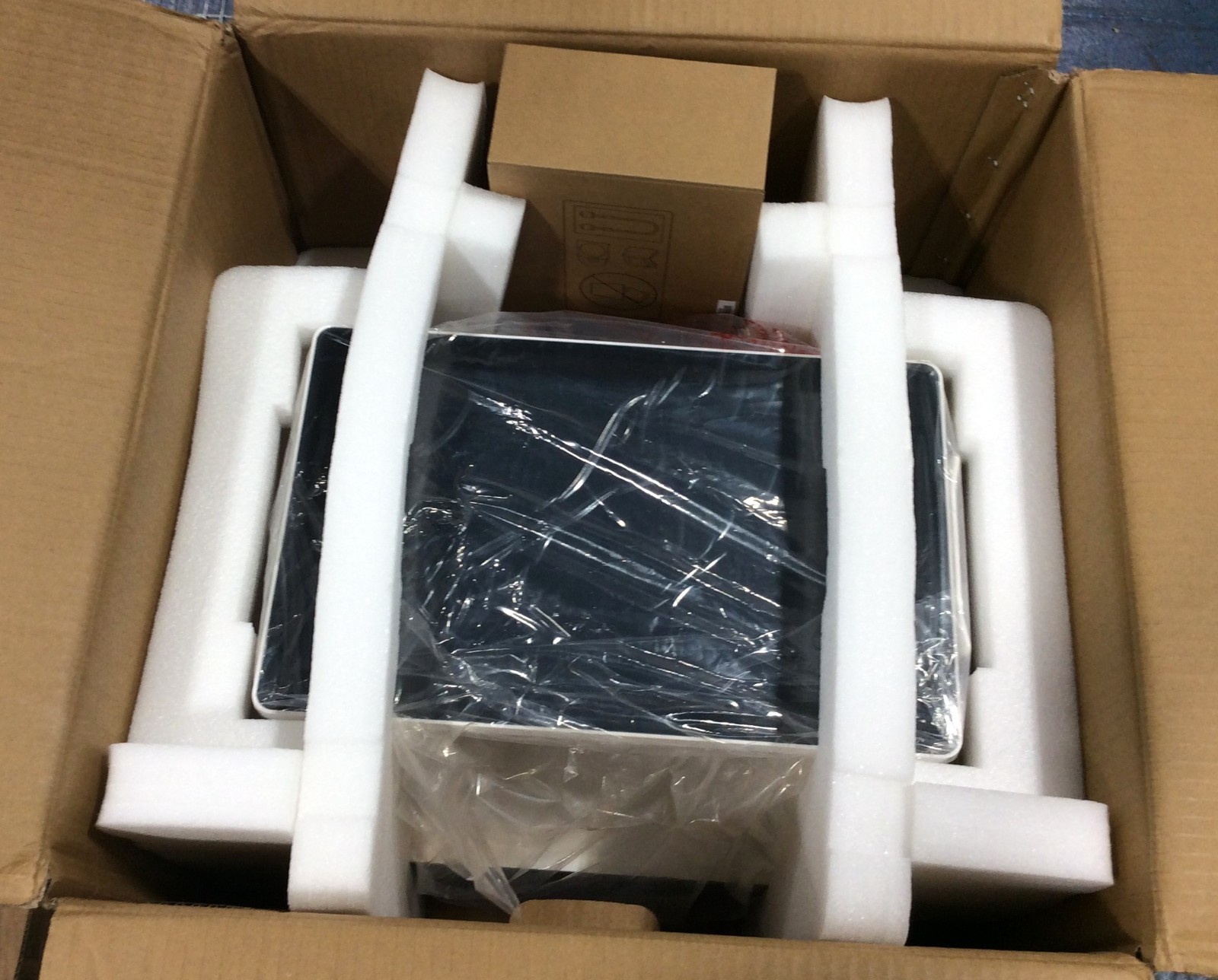 ELO PayPoint AIO POS System, E464326 | ESY15P1-2UNB-0-AO-WH – NIB