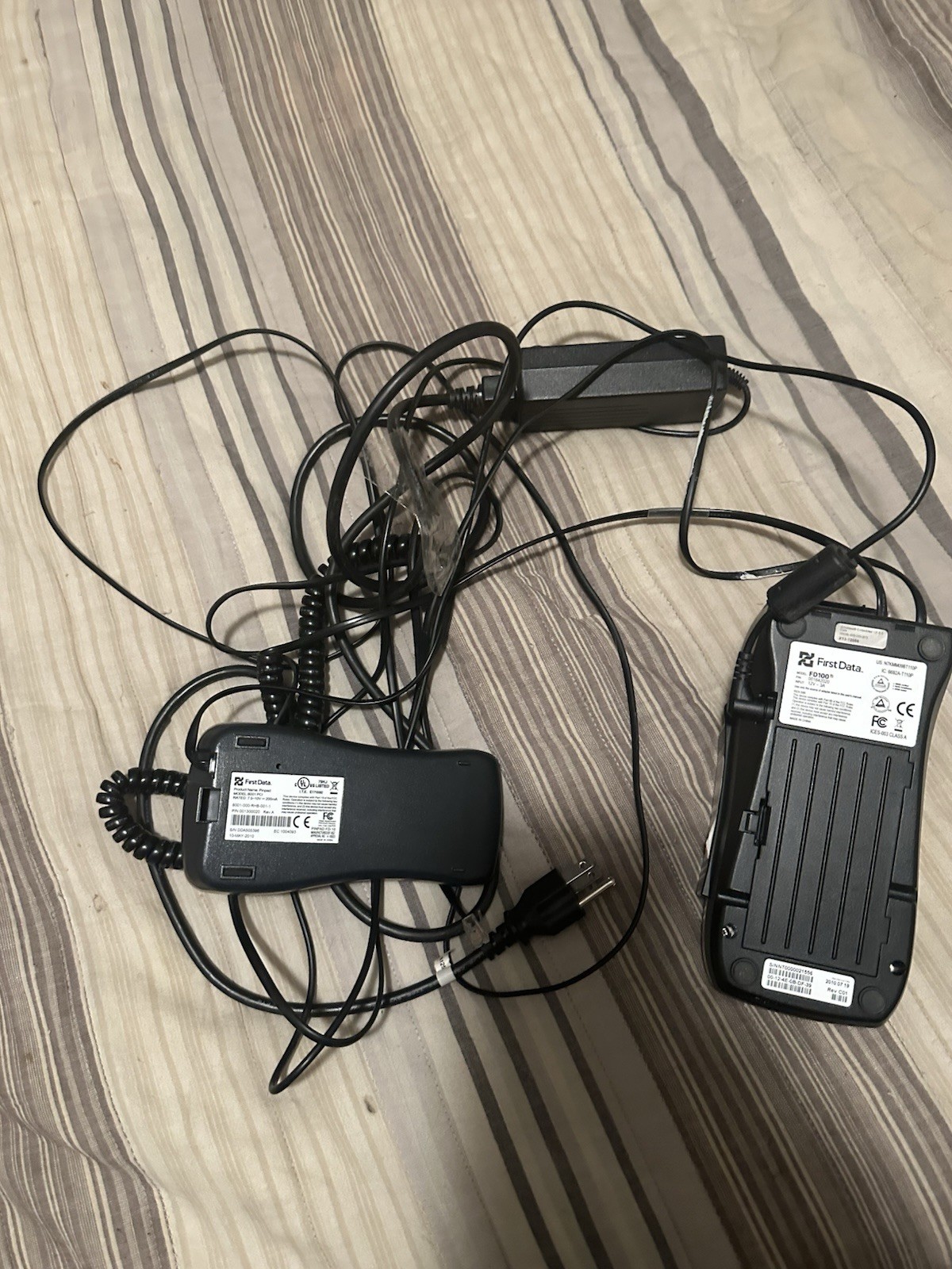 First Data FD100 TI and Fd10 Pin Pad￼ used with all wires connectors