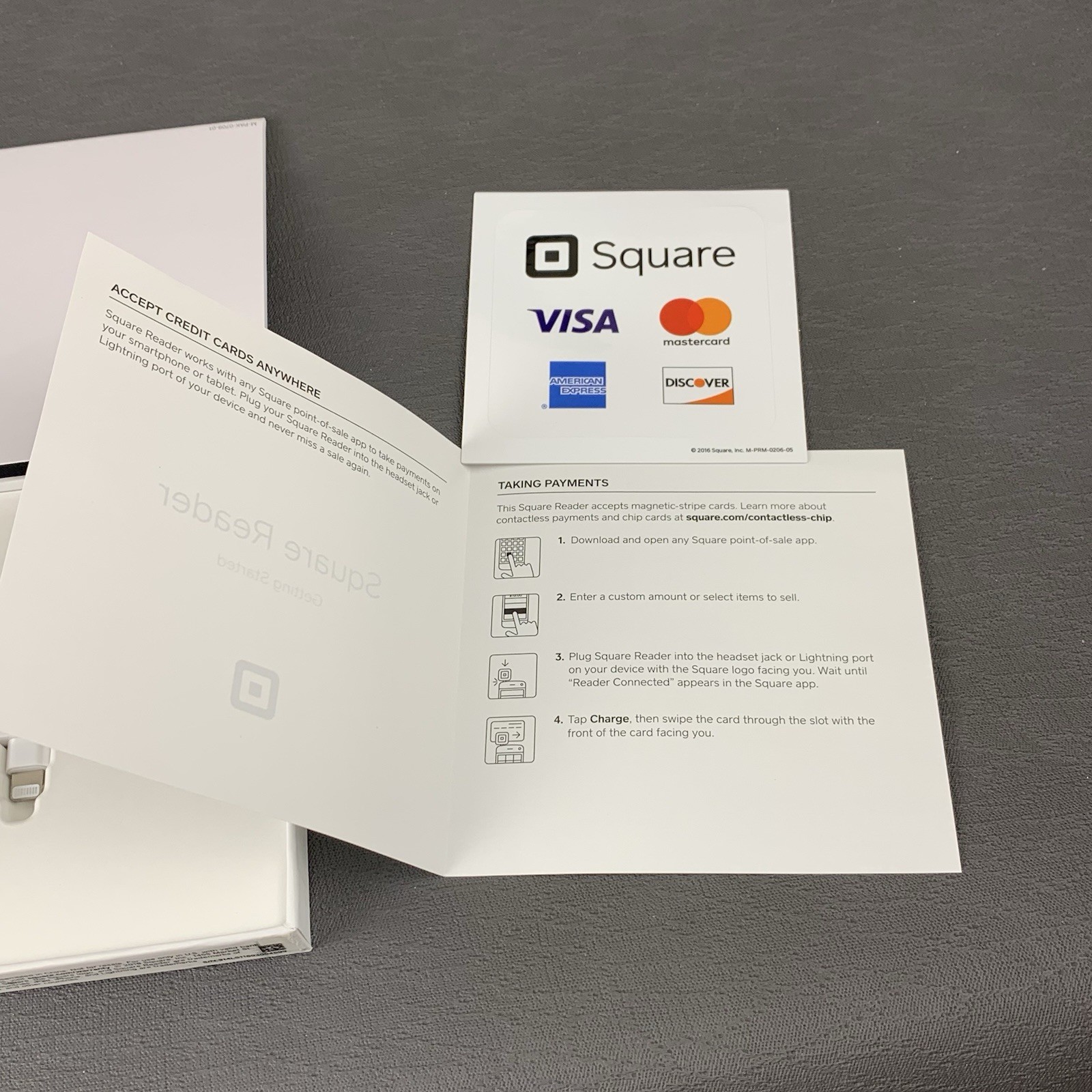 Square – Magstripe Reader with Lightning Connector – Glossy White