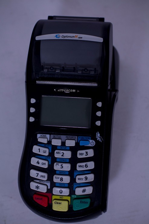 Hypercom Optimum M4230 Wireless Credit Card/ Debit Card Terminal GPRS
