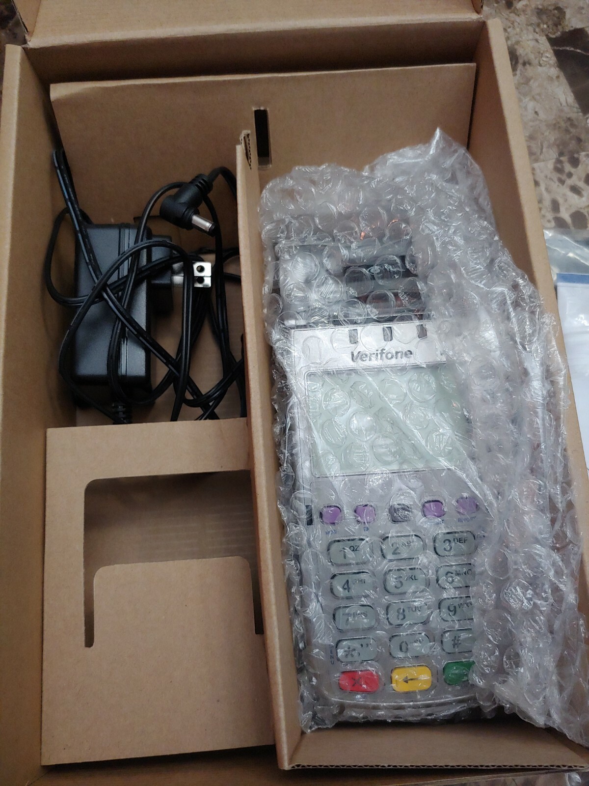 Verifone VX520 CTLS, NAA Dial/Eth, 128/64 MB, STD Keypad, PC13.0