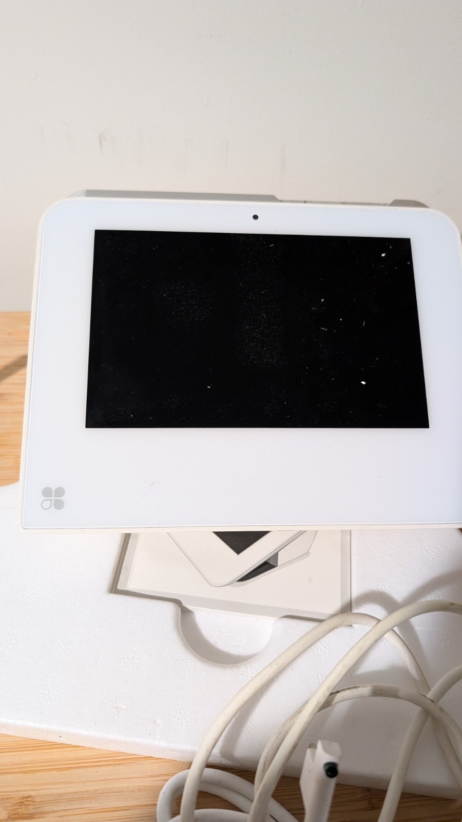 Clover Mini Wi-Fi C300 POS System w/ Triangle Hub and Power Cord