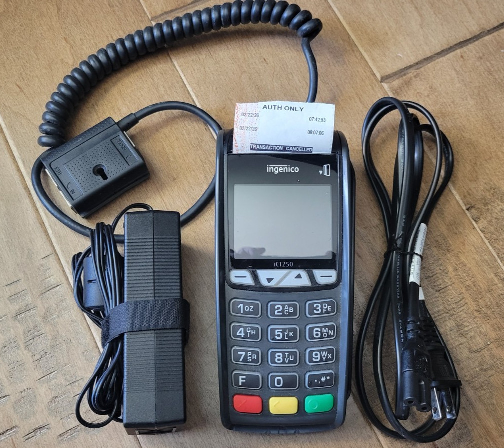 Ingenico iCT250 Credit Card Terminal Reader ICT250-11T1879A AC With Adapter