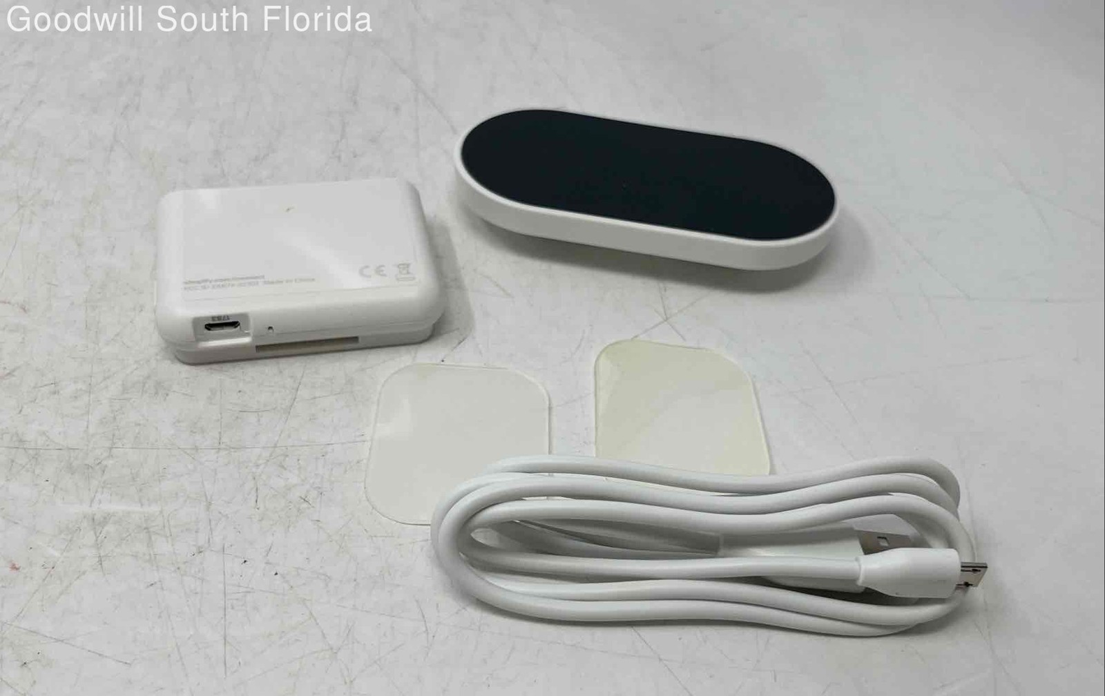 Model S1701 White Shopify Chip & Swipe Credit Card Reader & Writer Not Tested